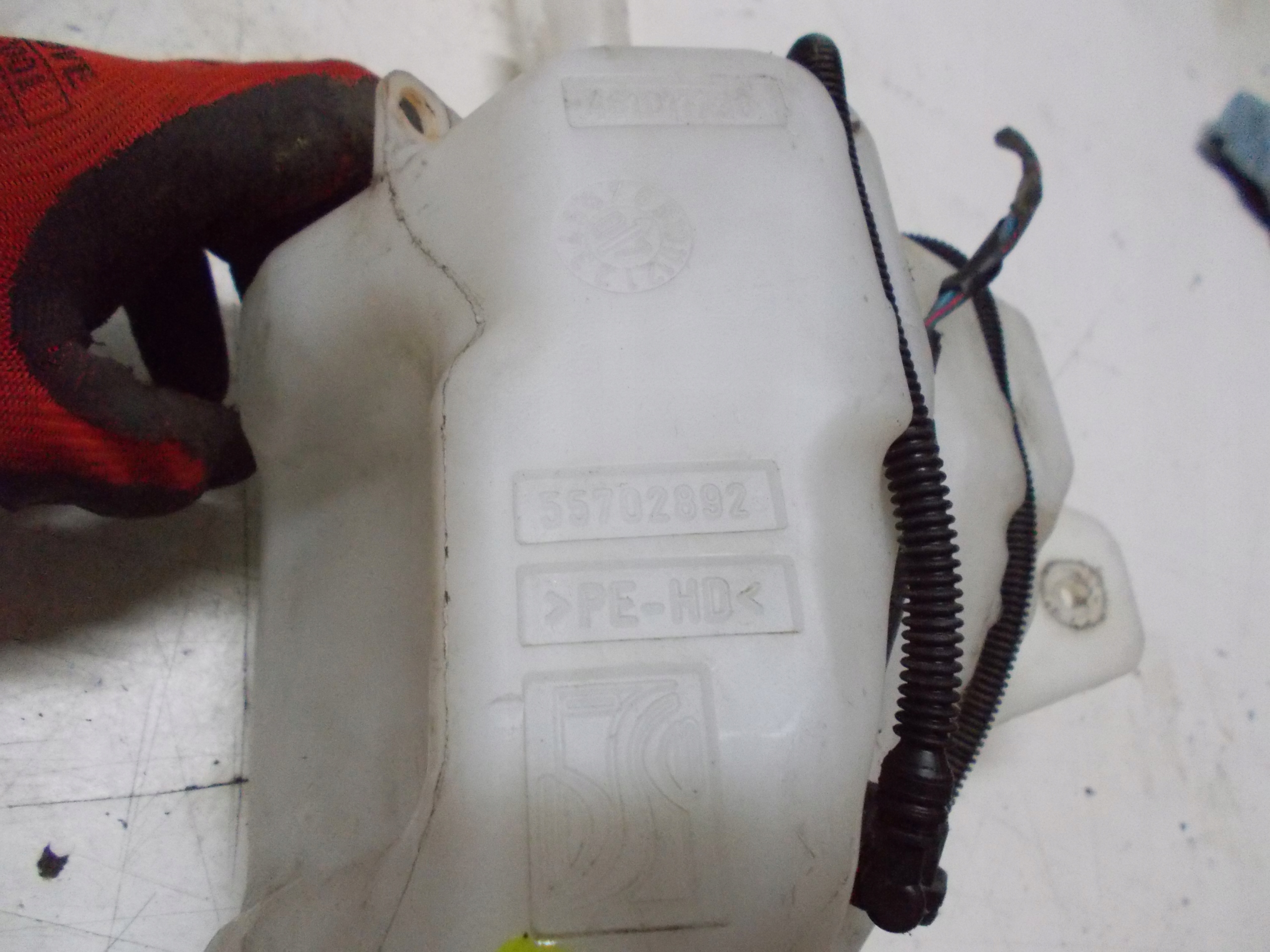 OPEL CORSA D 1.2 B 07R washer fluid tank 461011736