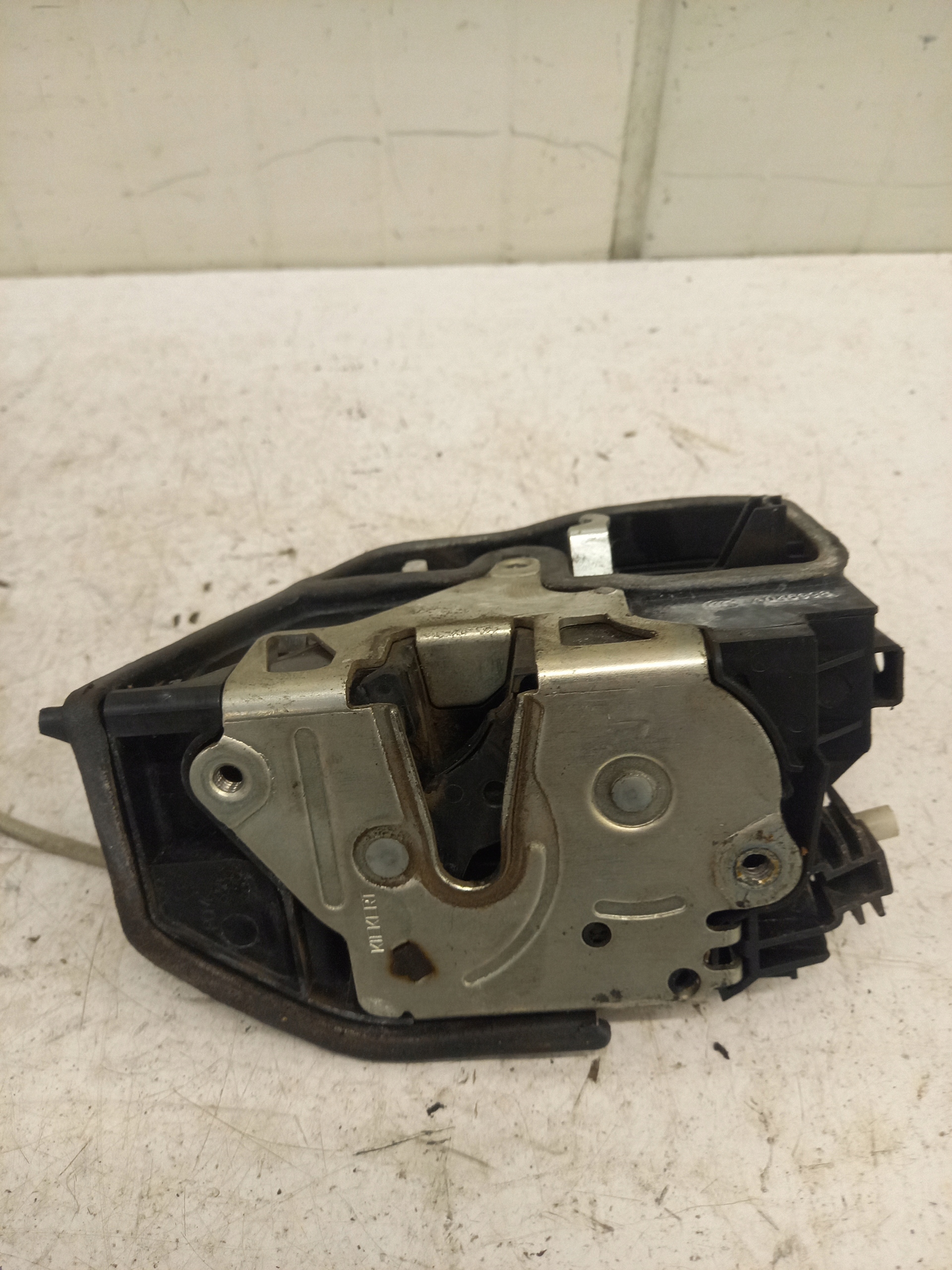 lock door left front BMW E87 5 PIN