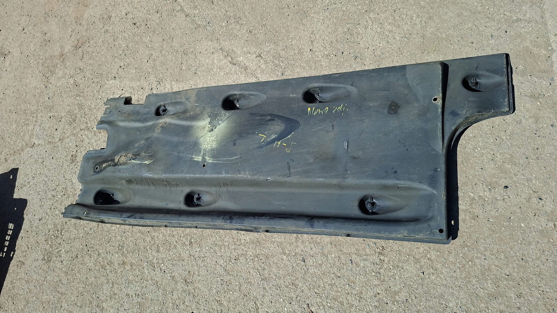 Blende Abdeckung Unterfahrschutz links VW SHARAN II 7N0825201A