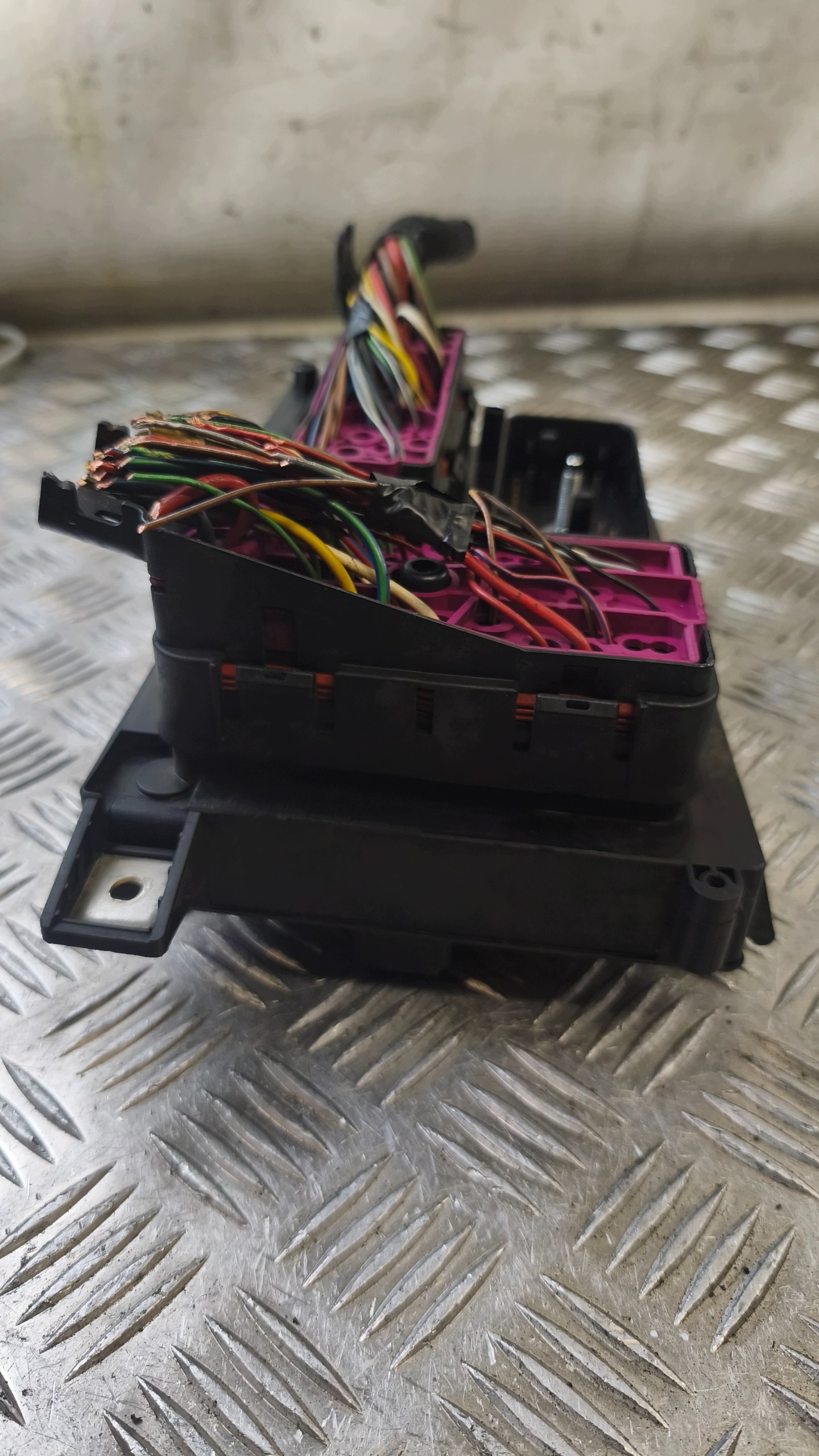 sicherungskasten OPEL ASTRA H 5DK008668-38
