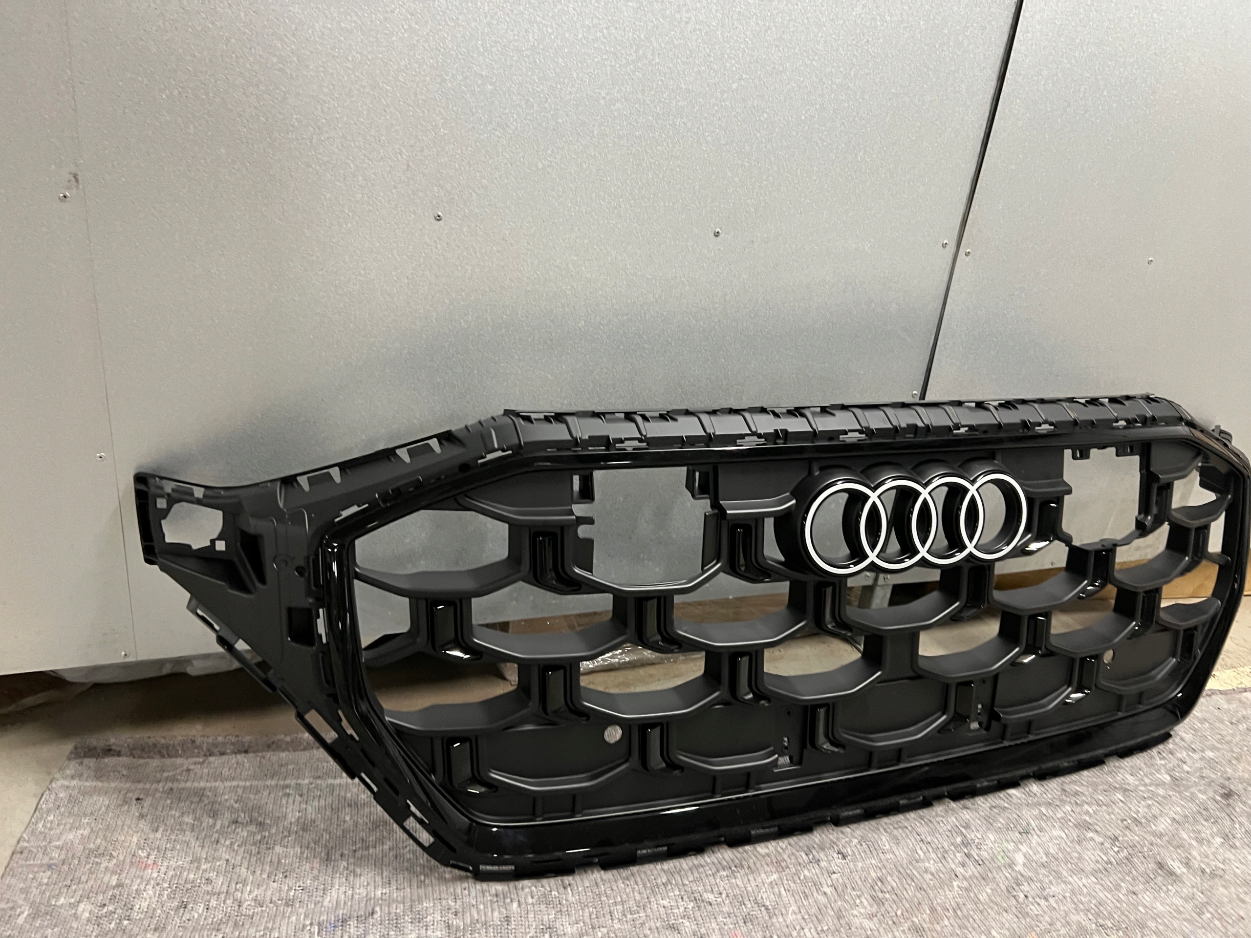 AUDI Q8 SQ8 S-LINE 2024+ GRILL ATRAPA CHŁODNICY NOWY 4M8853651CK Numer katalogowy części 4M8853651CK