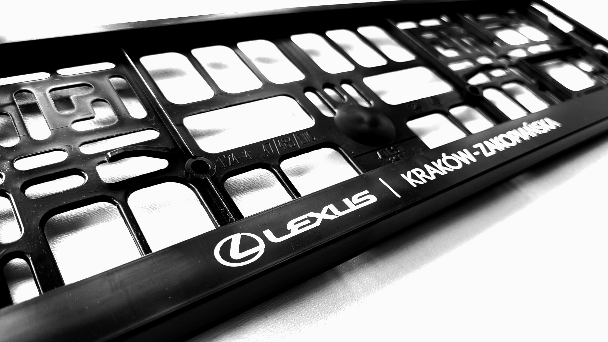 Ramka pod tablice rejestracyjne Lexus Aso
