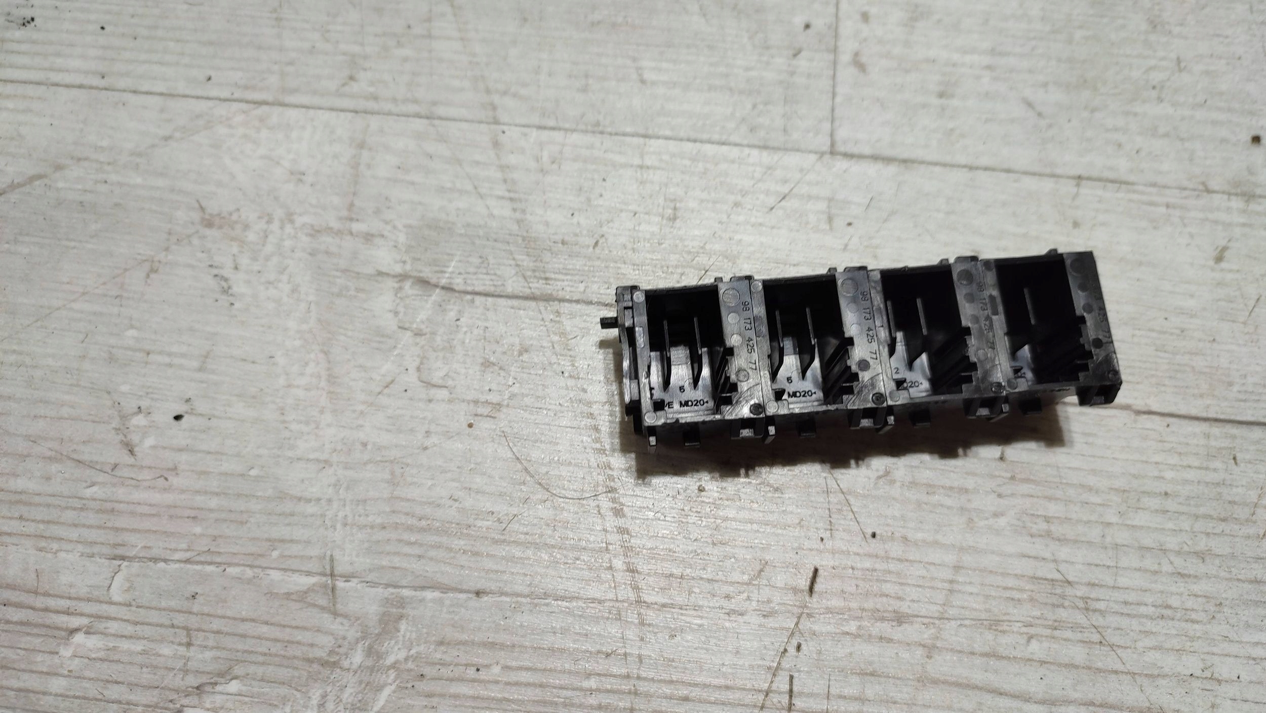 Peugeot 208 II 23r 1.2 cover controls