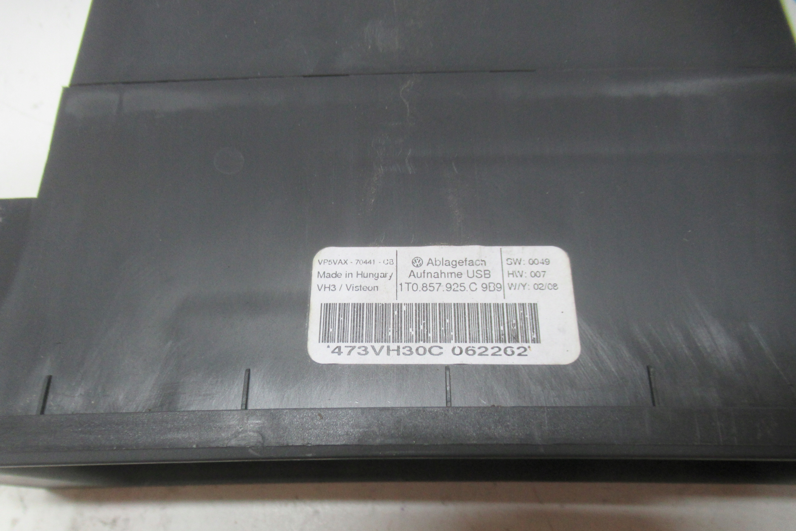 VW TOURAN 2008 R module adapter USB 1T0857925C