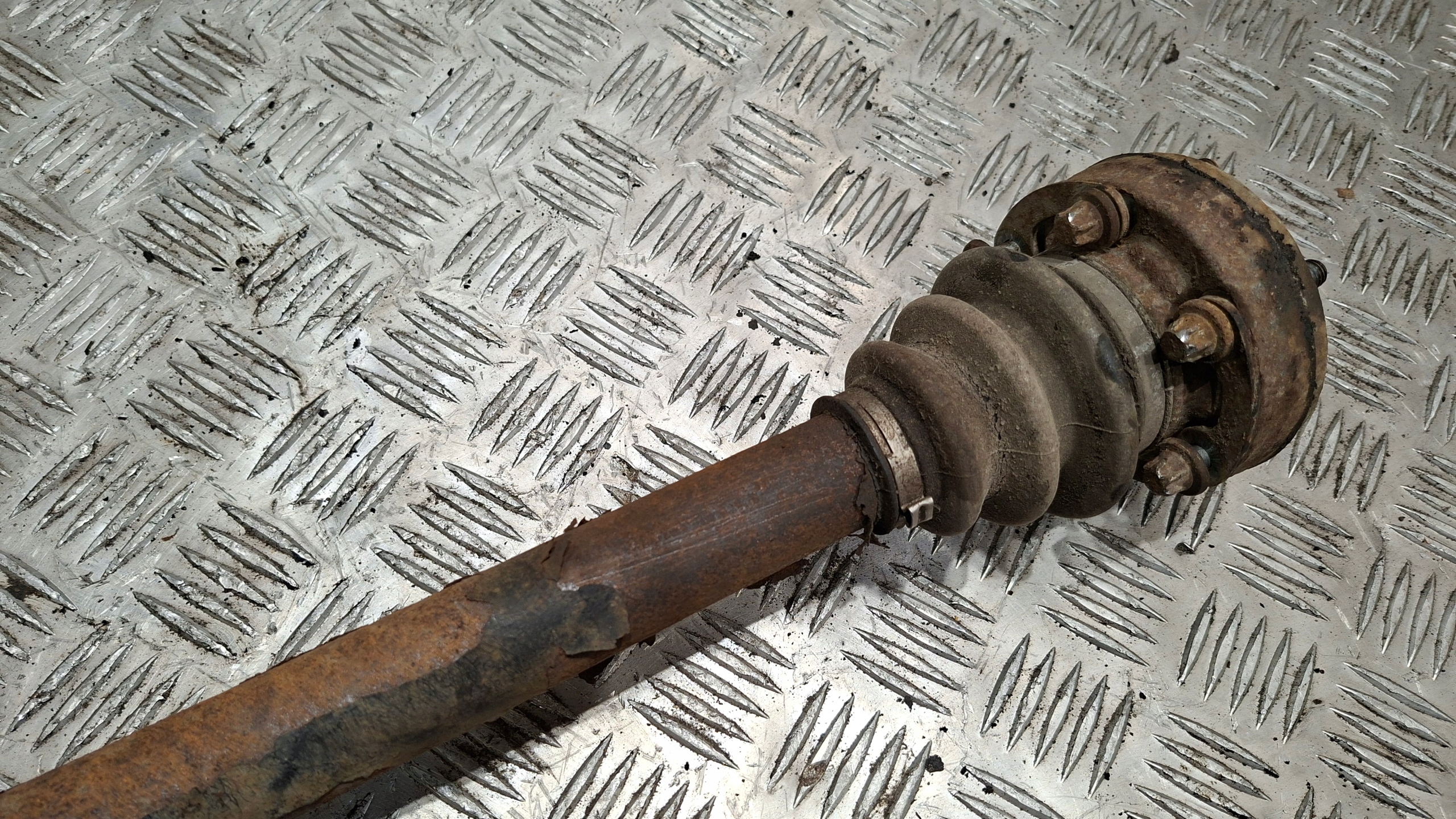 semi-axis left BMW E91 320i 2.0
