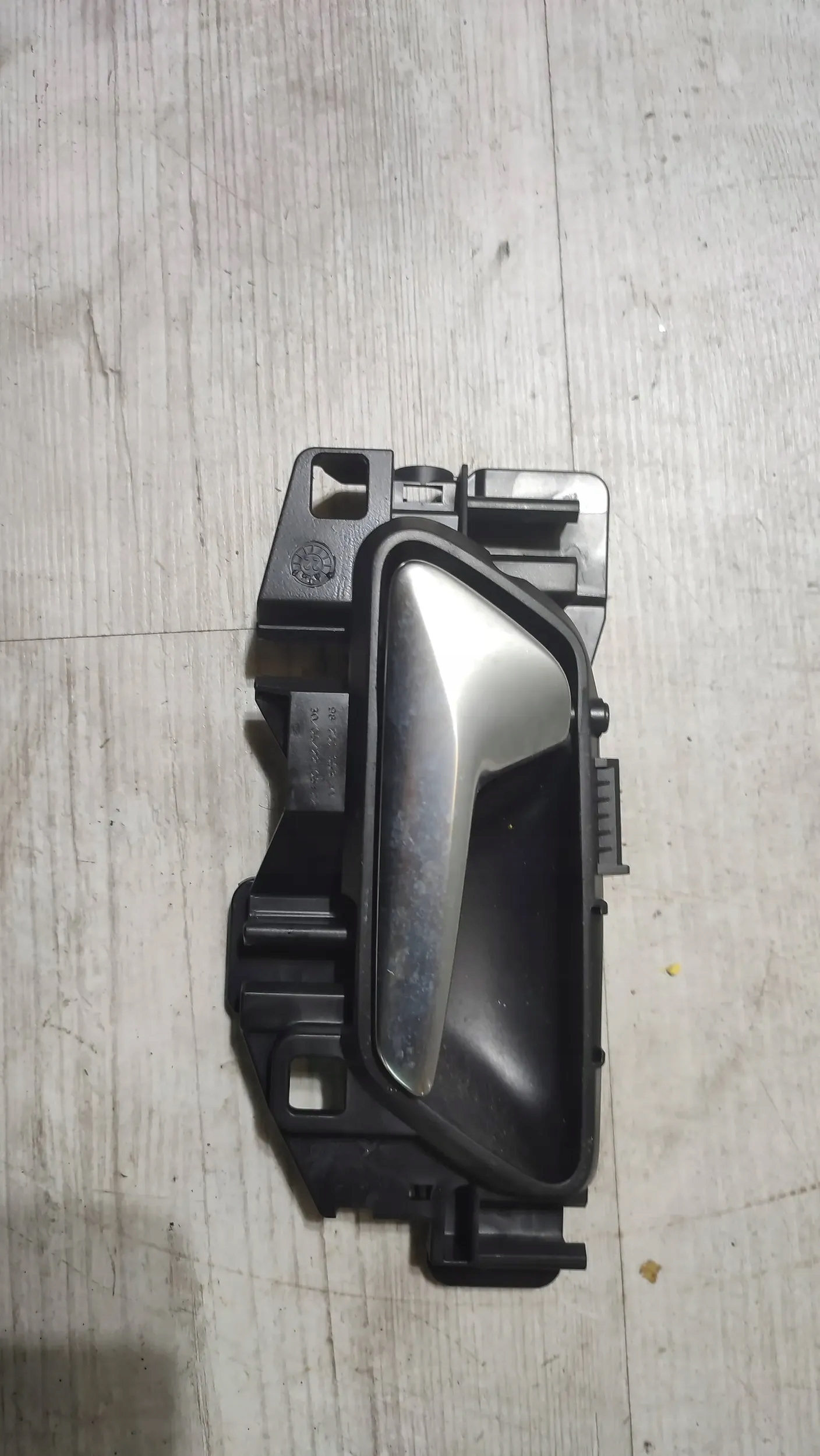 Opel Corsa F 1.2 22r. front side left handle inner
