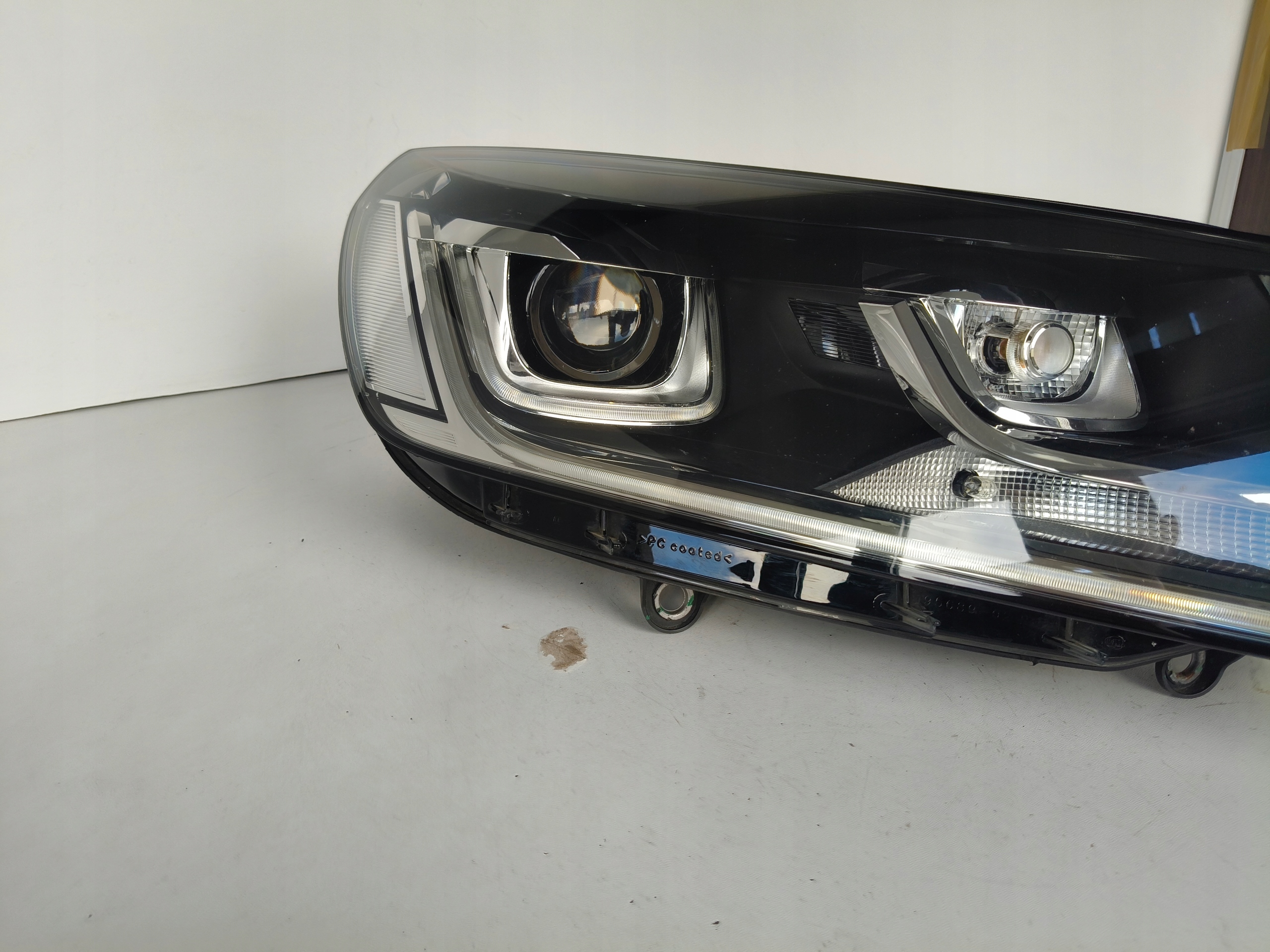 LAMPA PRAWA REFLEKTOR VW TOUAREG 7P6 14- LIFT XENON LED SKRĘTNY Numer katalogowy części LAMPA PRAWA  VW TOUAREG 7P6 14- LIFT XENON LED SKRĘTNY 7P1941752B