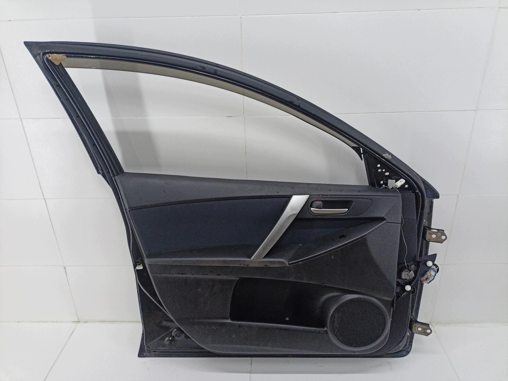 dveře předek levá strana Mazda 3 2 BL 2010
