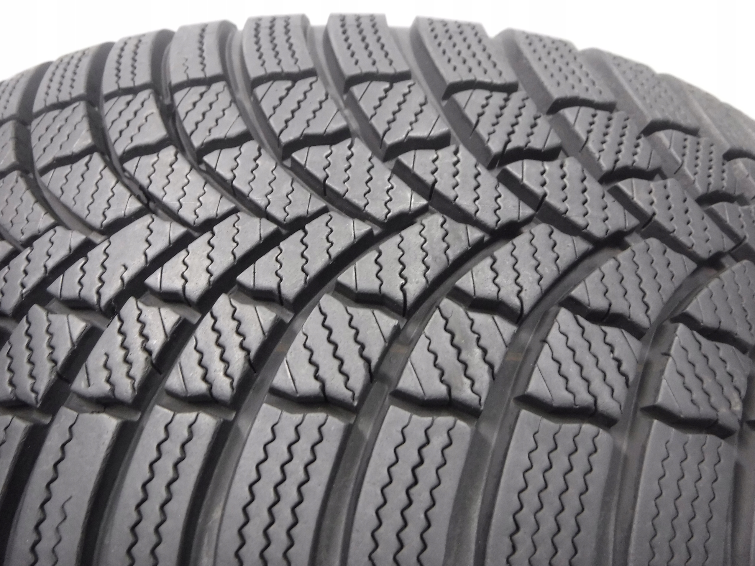 OPONY ZIMOWE BRIDGESTONE LM001 EVO 205/55/16 91H Szerokość opony 205 mm