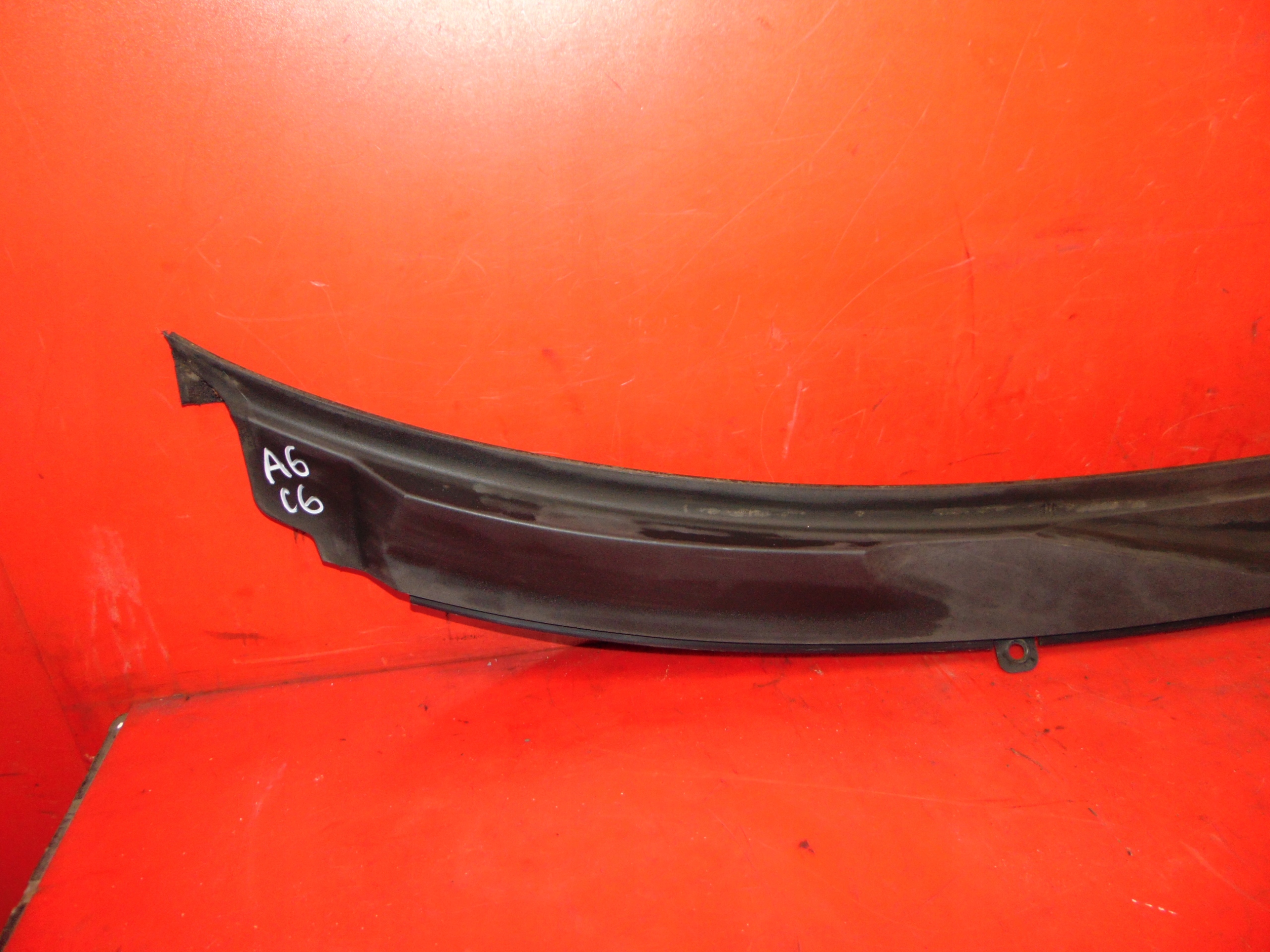 AUDI A6 C6 torpedo plastic upper 4F1819403