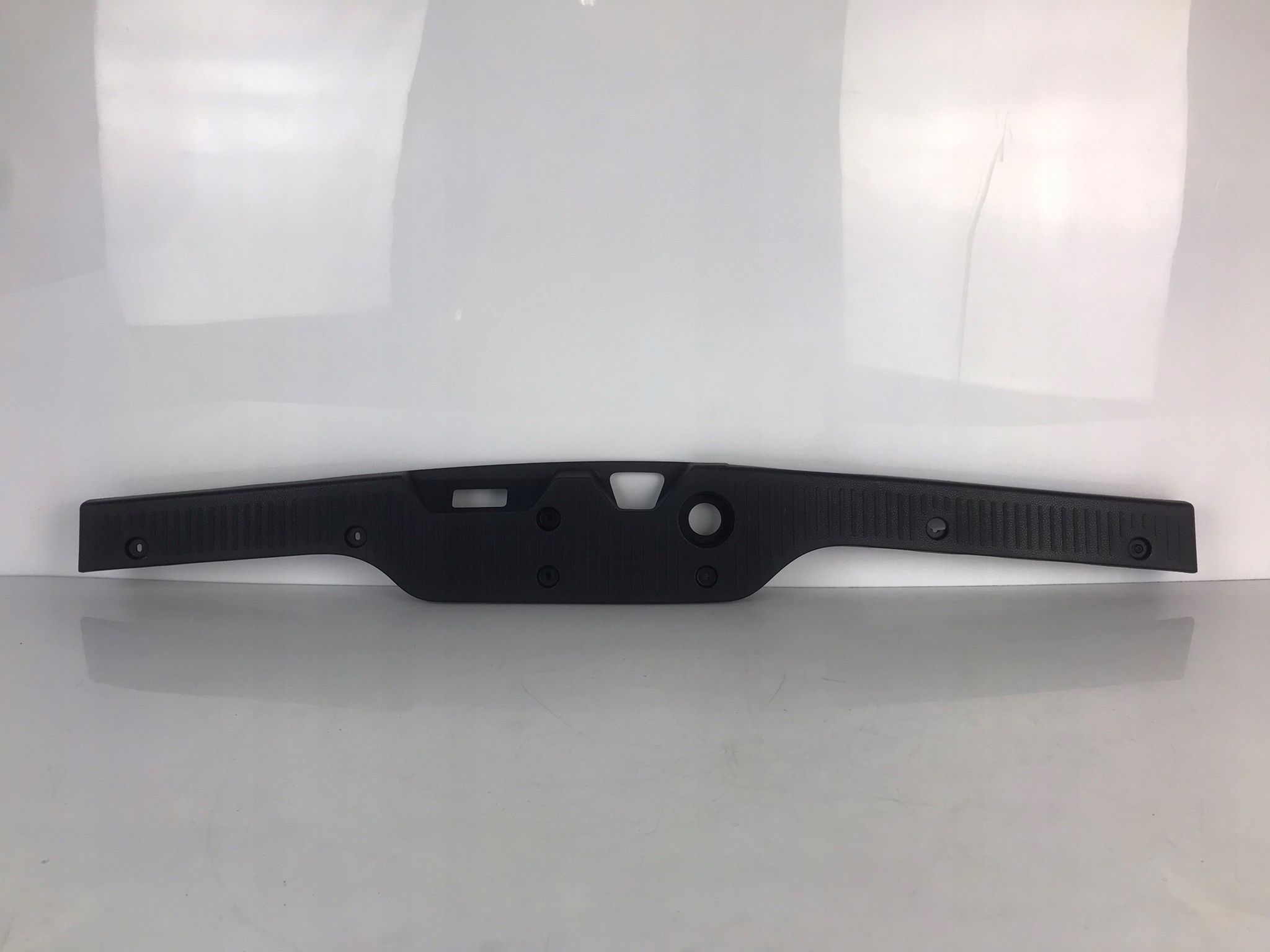 849218441R - DACIA DOKKER ЗАДНЯ КРИШКА БАГАЖНИКА 2012-21