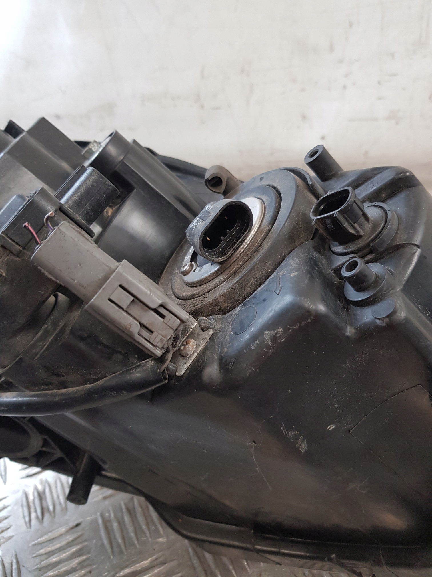 light left front P4998L MAZDA 5 and 06R- EUROPA