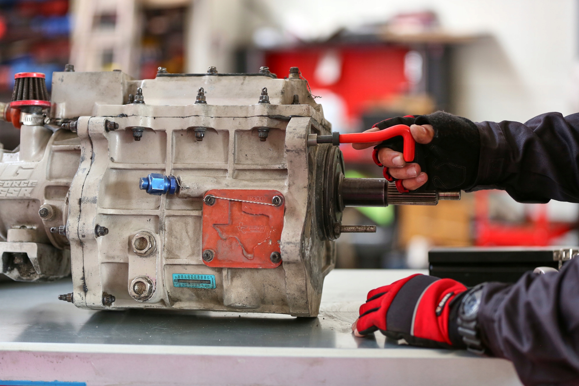 ZESTAW DO NAPRAWY GWINTOW M6 M10 16 ELEMENTOW Producent code YT 1769