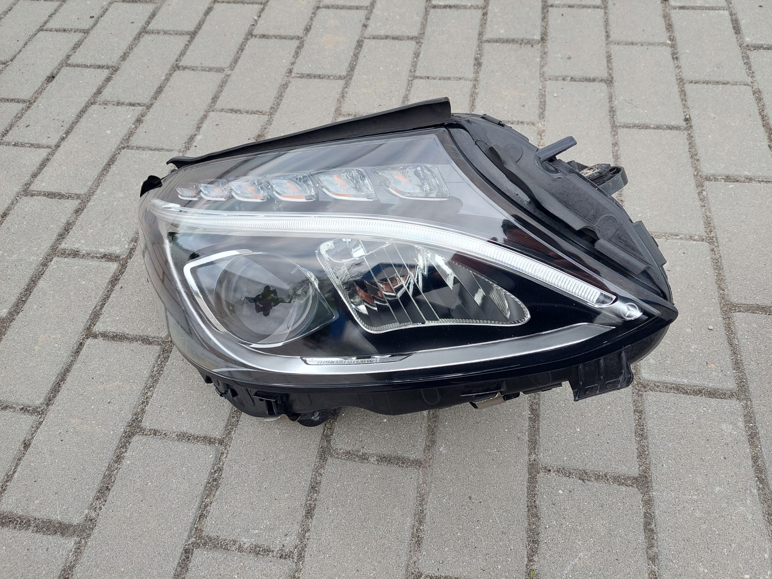 light front front left A2059062704 right A2059062804 LED MERCEDES C W205
