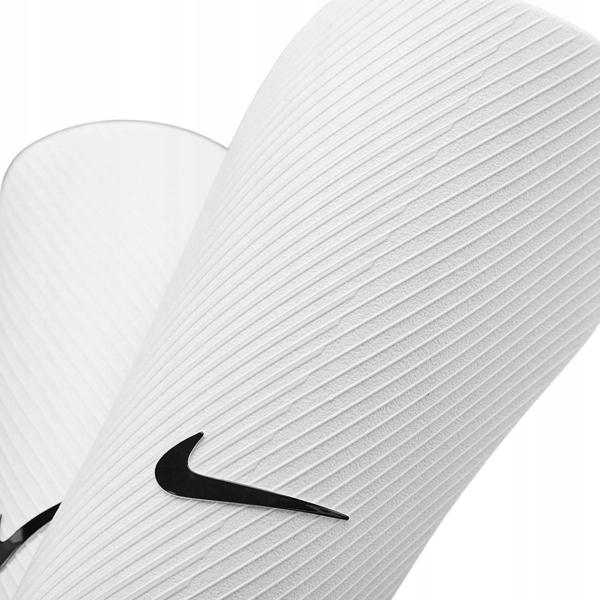 Nagolenniki Nike Ochraniacze Piłkarskie Paski Rzepy Białe r. L 160 -180 cm