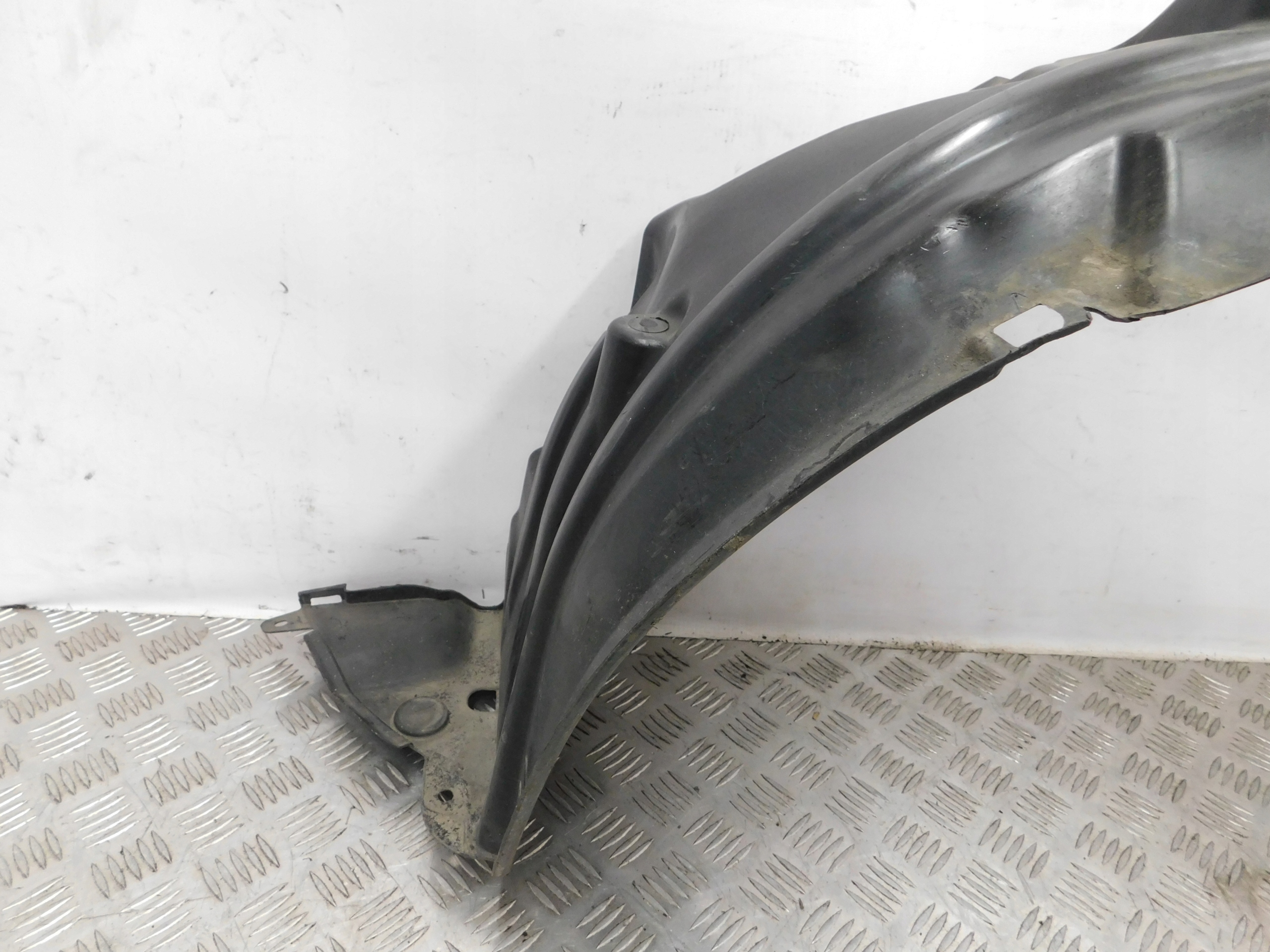 mudguard left front NISSAN PIXO