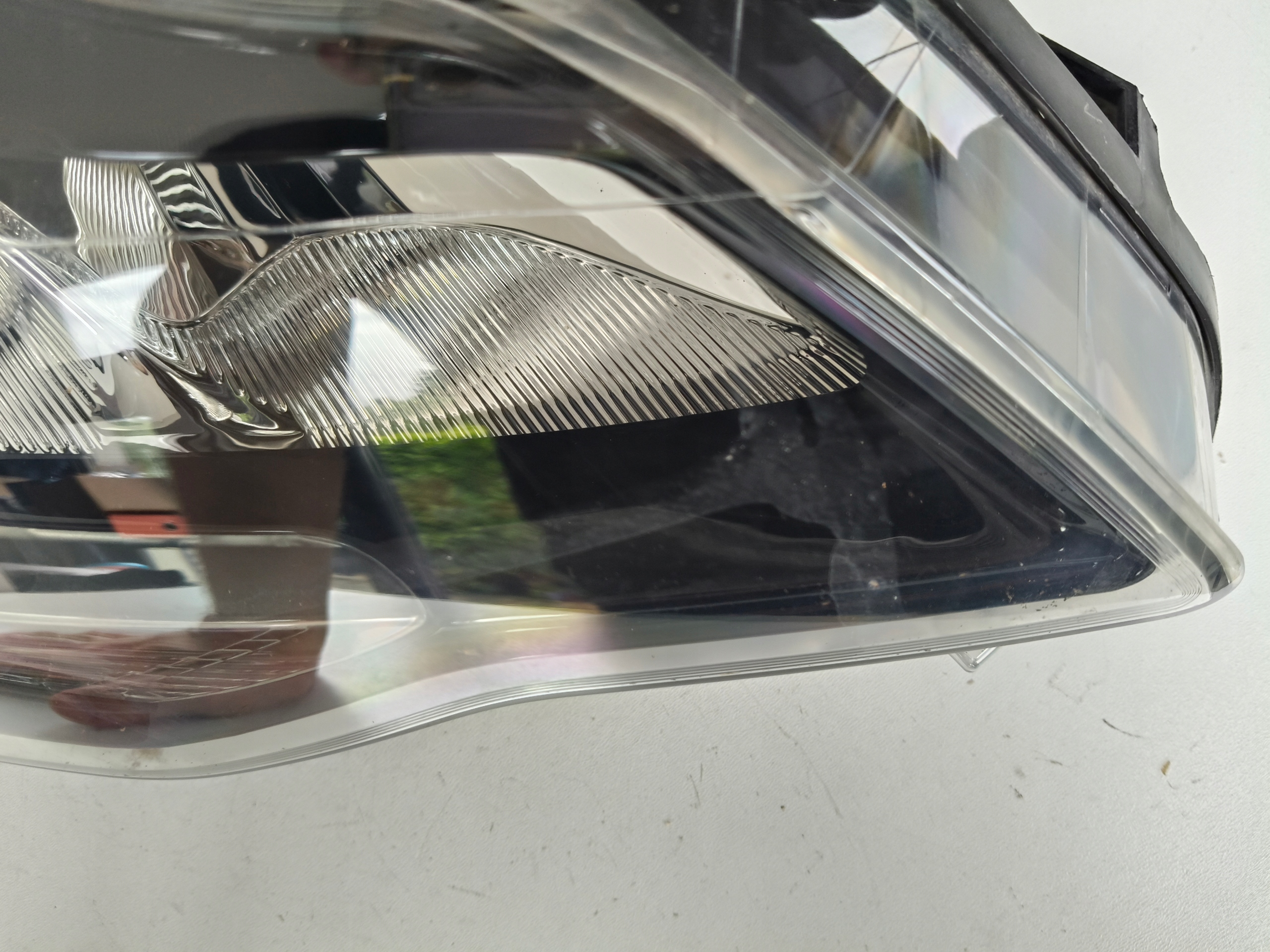 light right REFLEKTOR OPEL CORSA D 11-14 LIFT CIEMNA