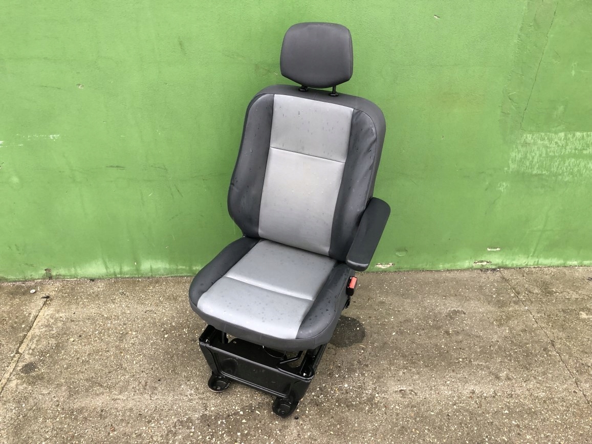 NV400 2.3 - ПЕРЕДНЄ ПРАВЕ ПАСАЖИРСЬКЕ СИДІННЯ MASTER III IV 10-23R