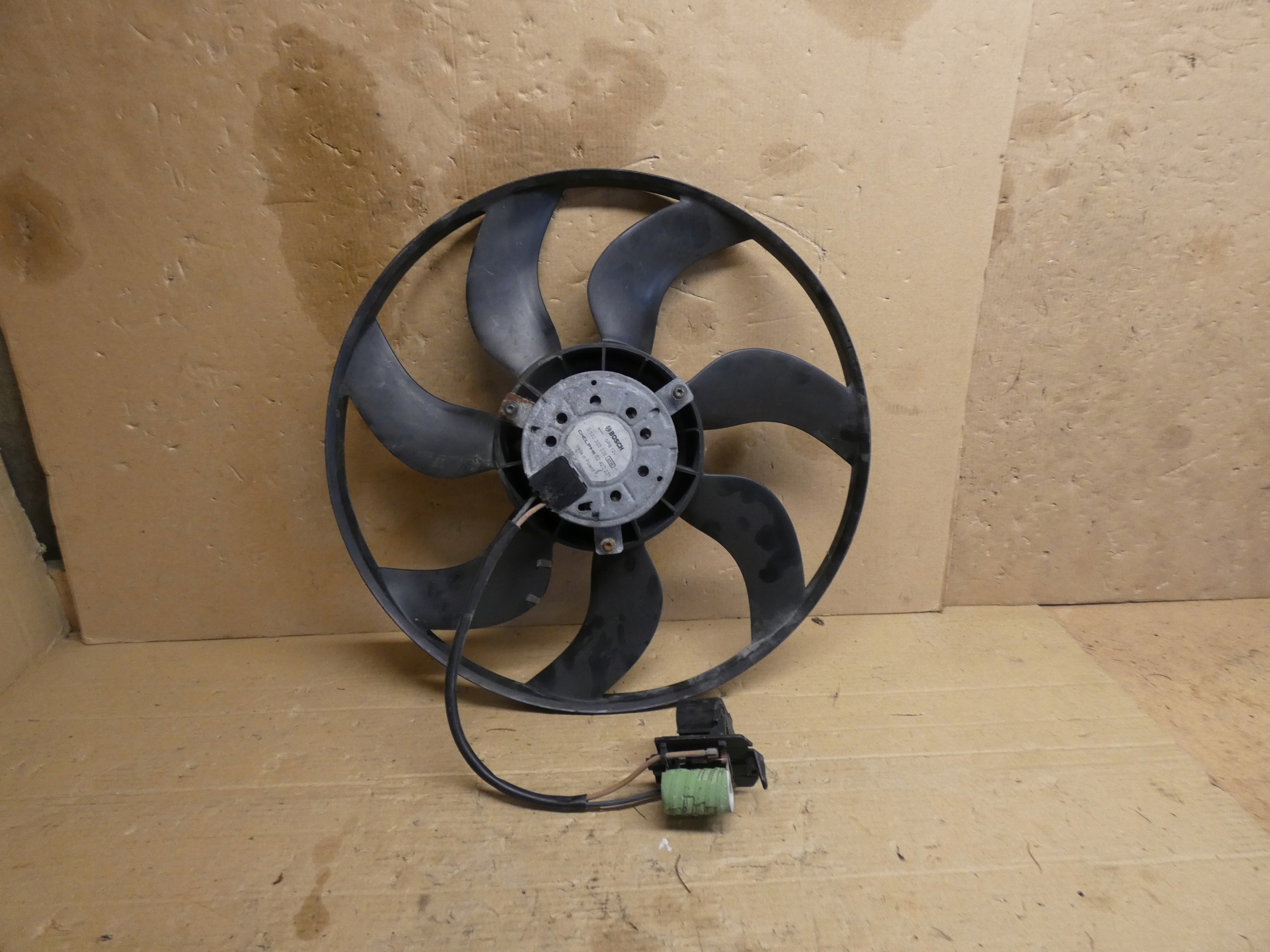 ventilátor chladiča Astra J HB 52431006