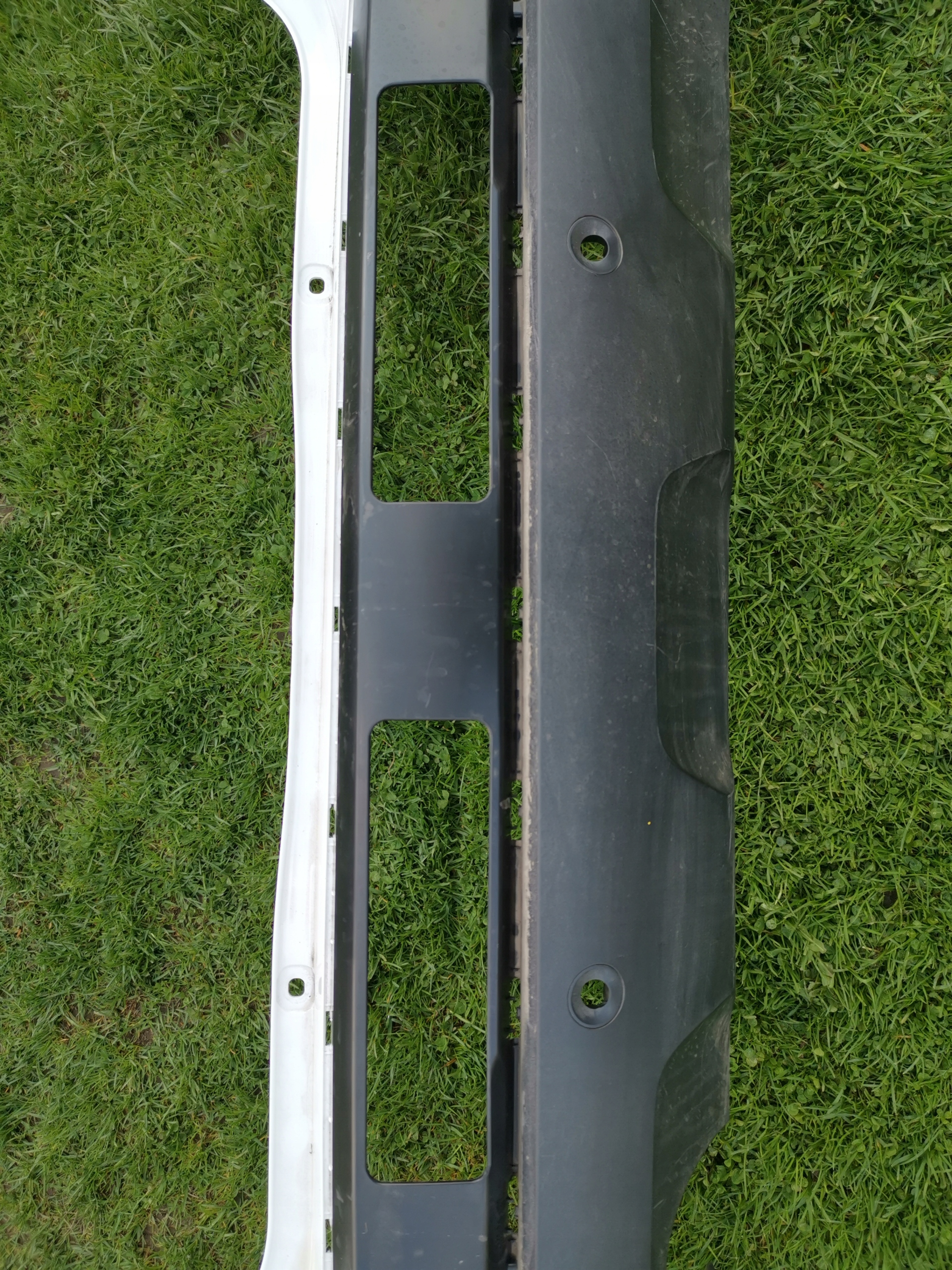 DACIA DUSTER II bumper rear part rear 850222027R pdc