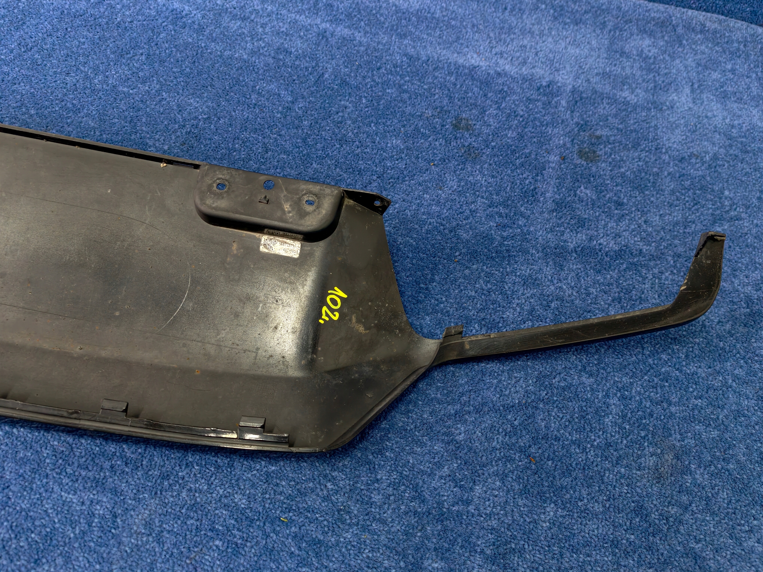 VOLVO V90 II R-design lower accessories diffuser of a bumper rear part 31425150