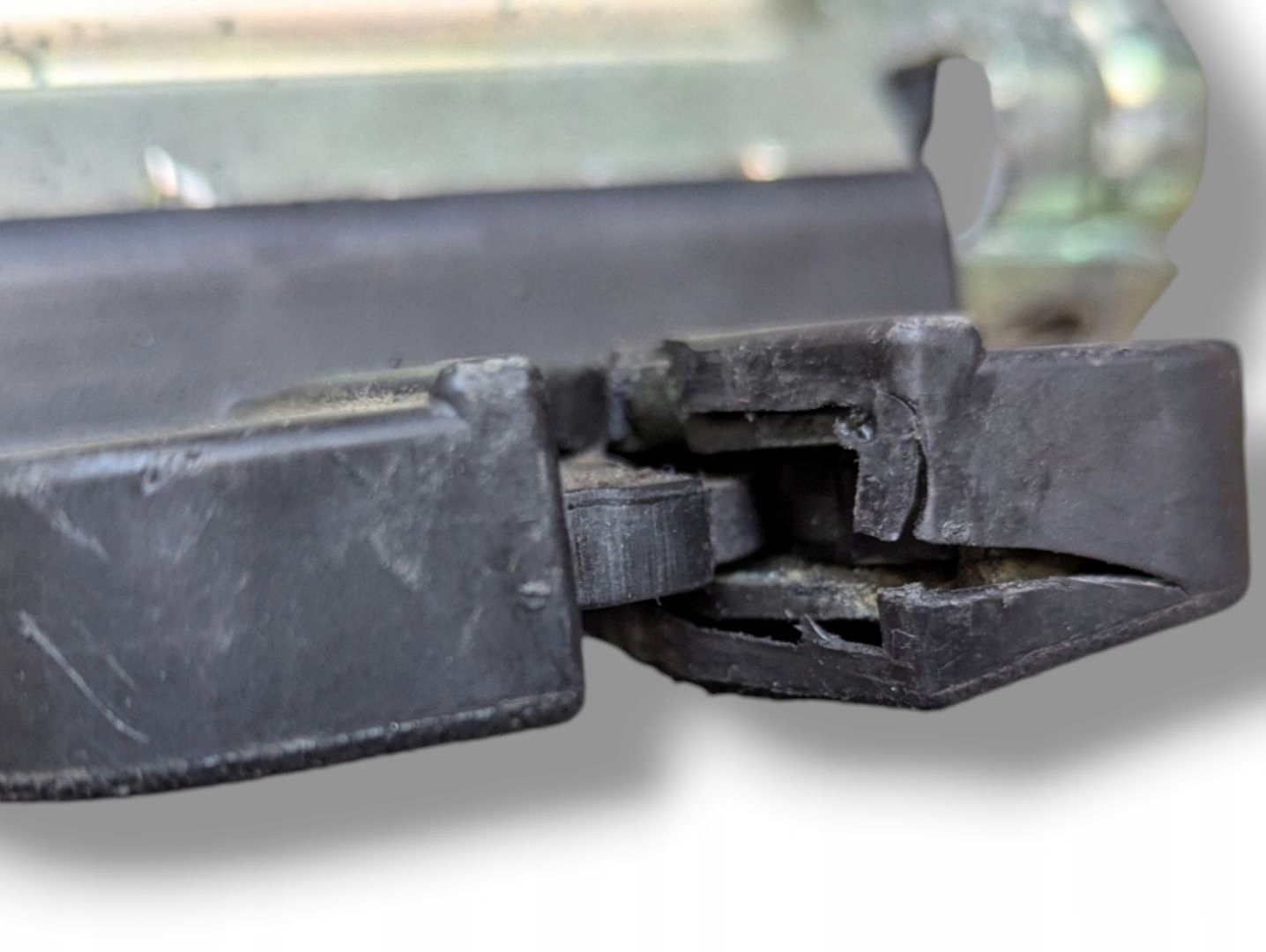 lock bonnet boot Opel Astra H 2004 13117285