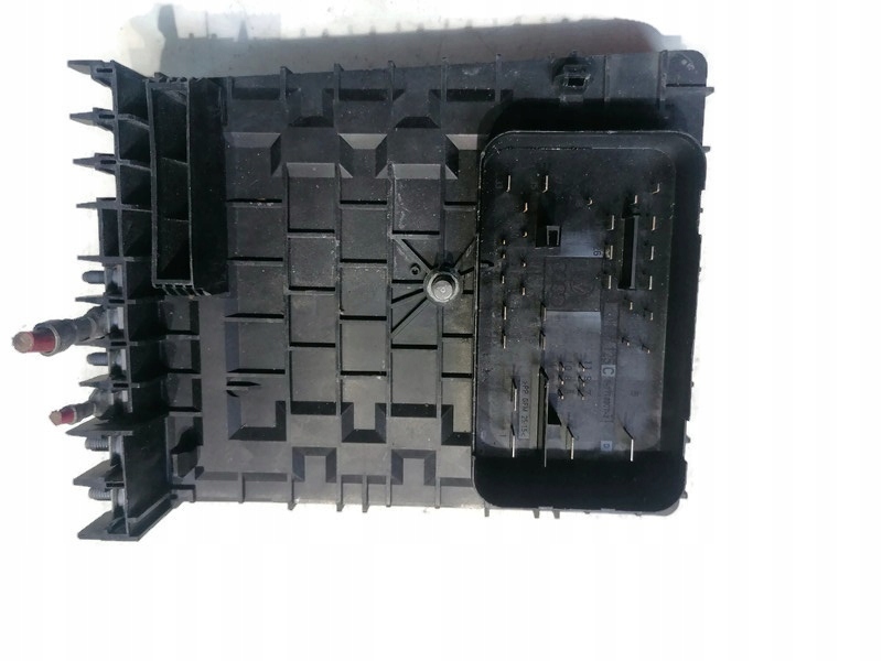 VW GOLF V 03-08r SKRZYNKA BEZPIECZNIKÓW 1K0937125C