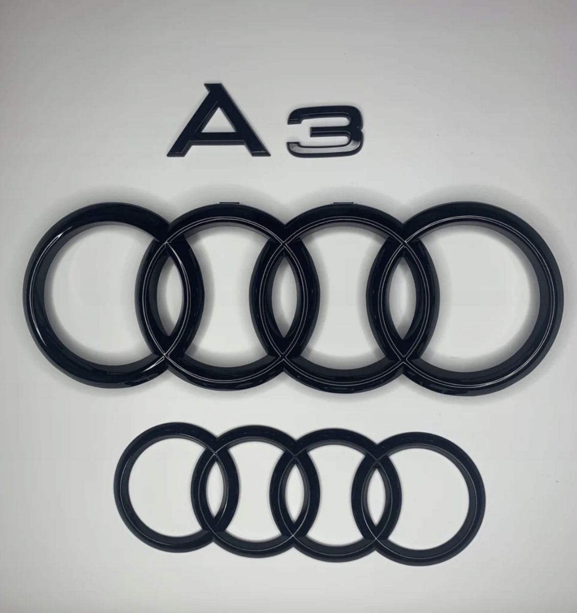 Čierne emblémy Audi A3 predné a zadné krúžky A3 8V