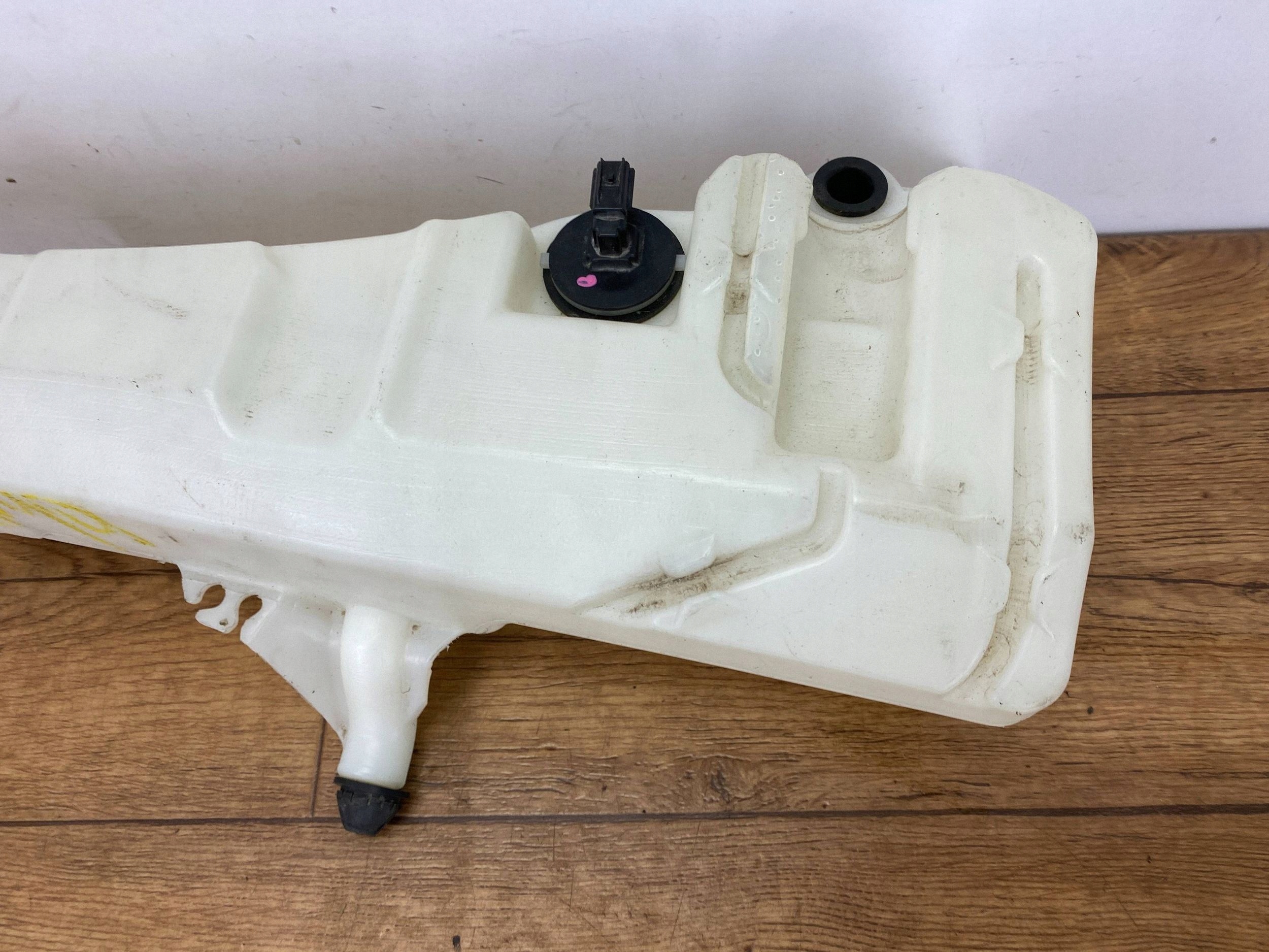 washer fluid tank Ford Escape IV 2020+