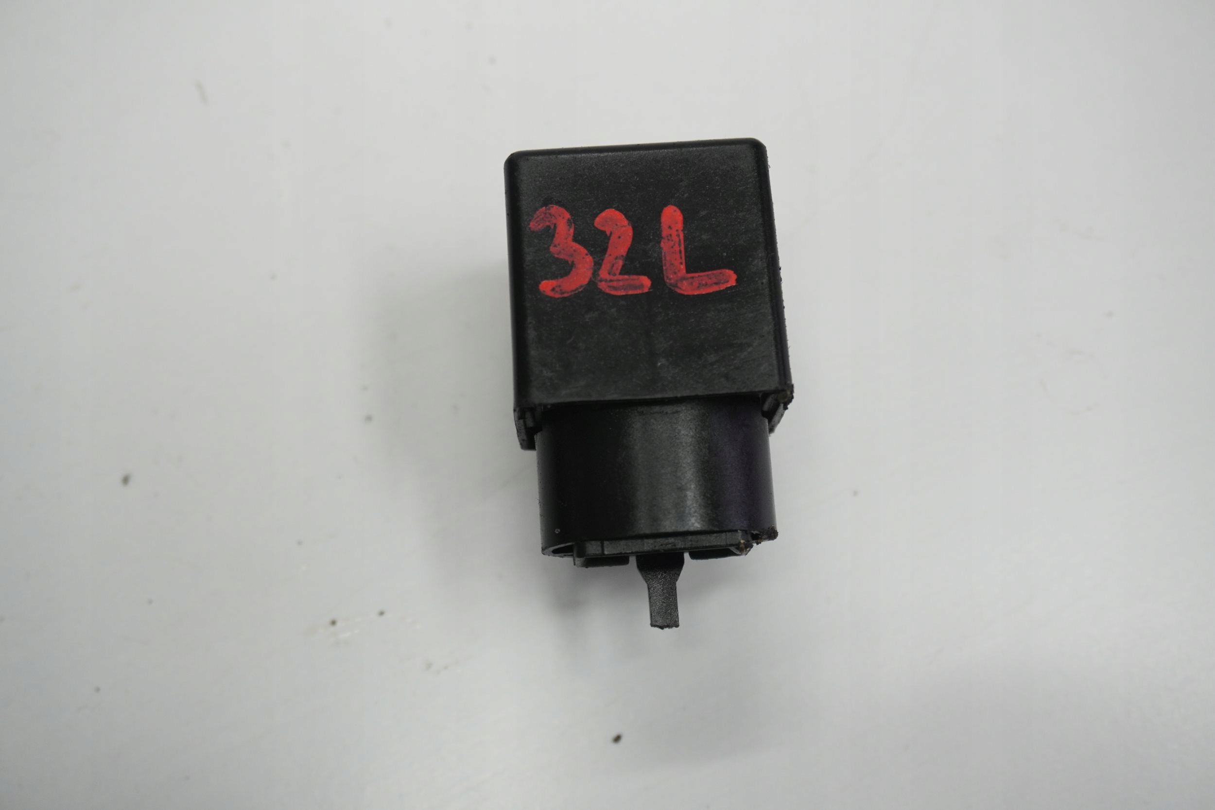 Honda CBR 600 F4i PC35 01-06 реле