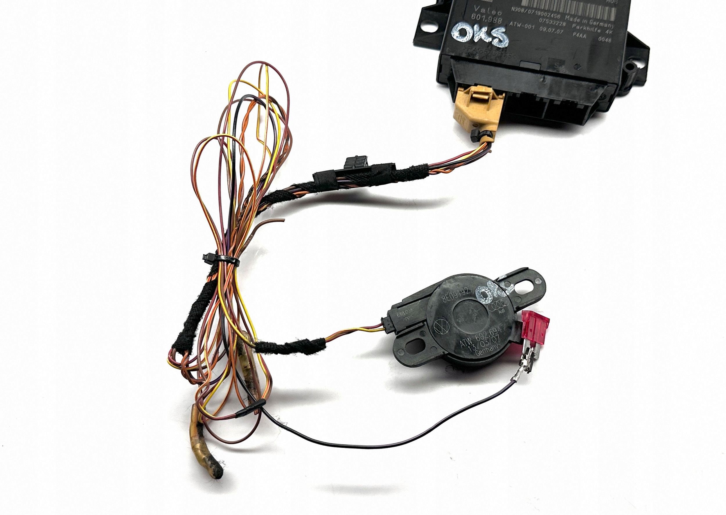 AUDI A4 B8 A5 8T 8F module control unit PDC bundle CZUJNIKOW rear part 8K0919475