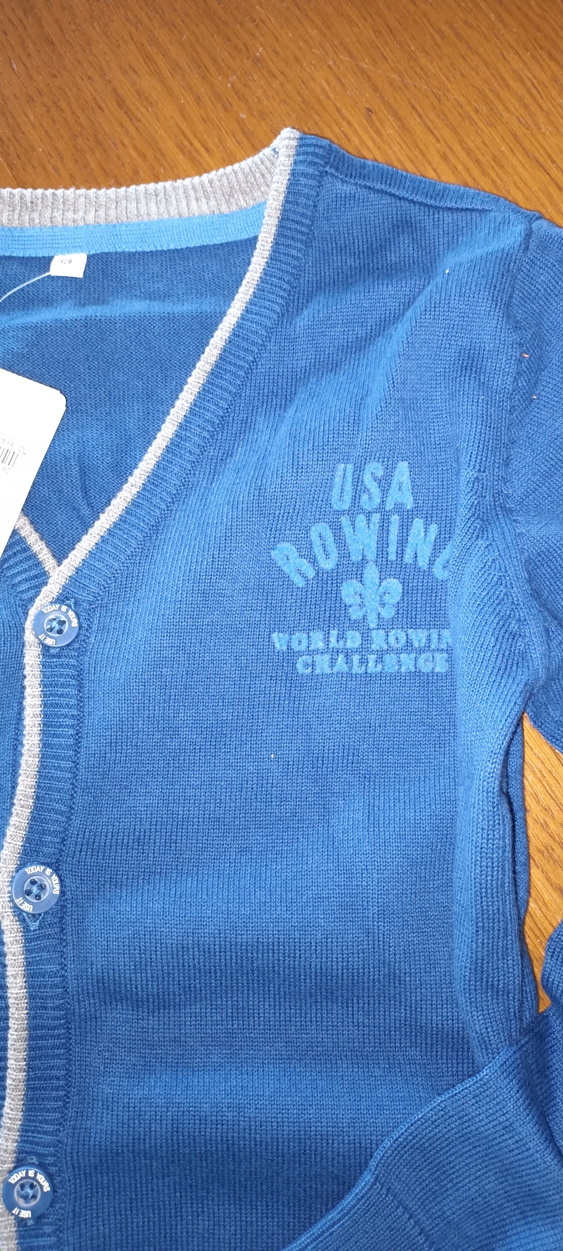 Sweter klasyczny serek nowy C&A 128cm 8 lat boy Marka C&A