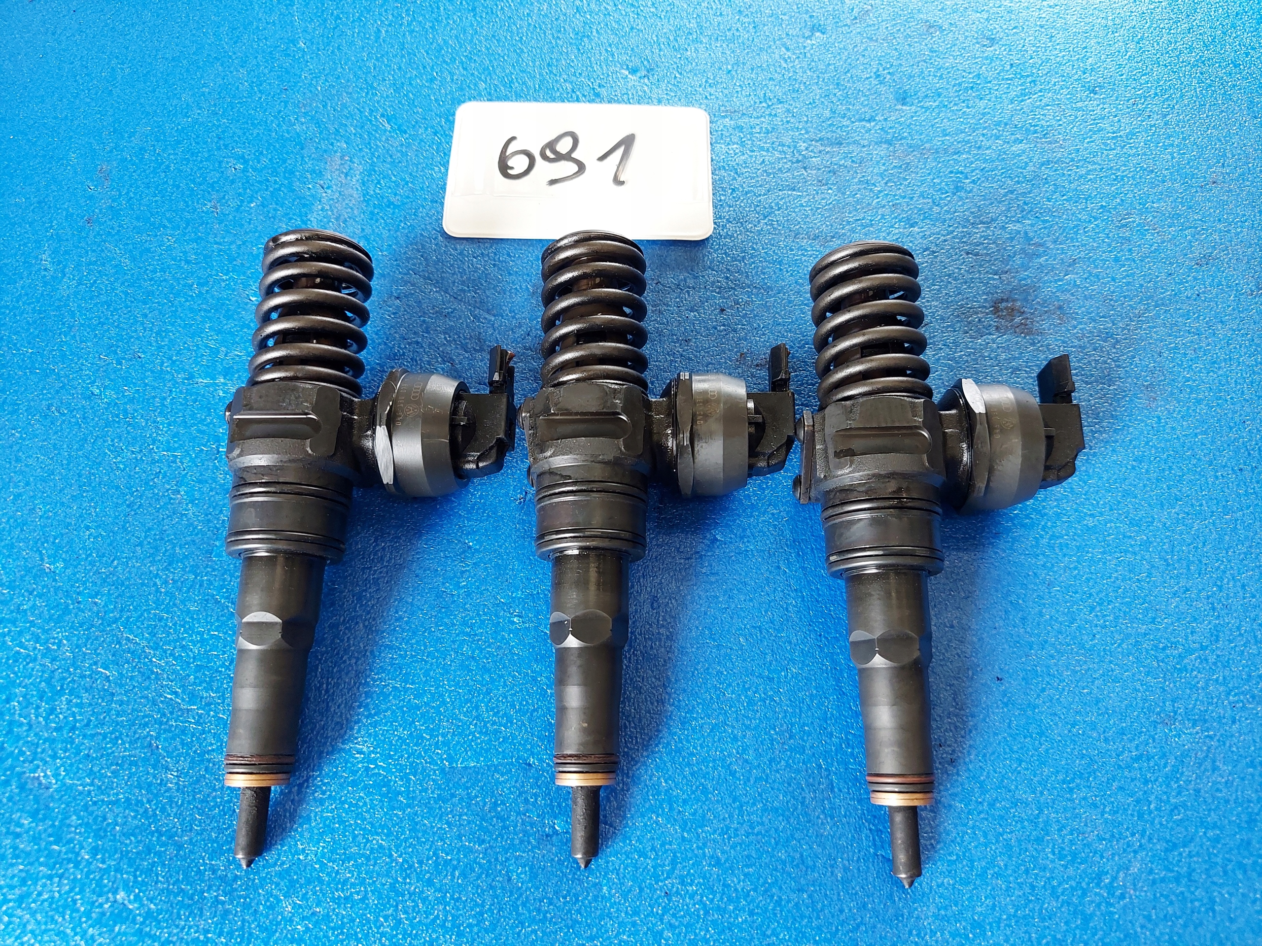 ІНЖЕКТОРИ VW AUDI # 038130073T BOSCH