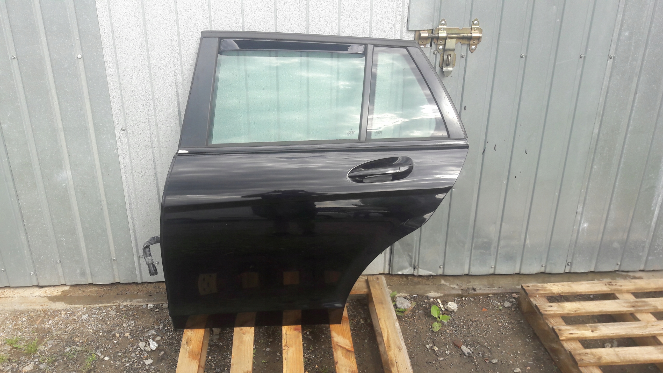 MERCEDES W204 Tür links heck KOMBI 197 schwarze