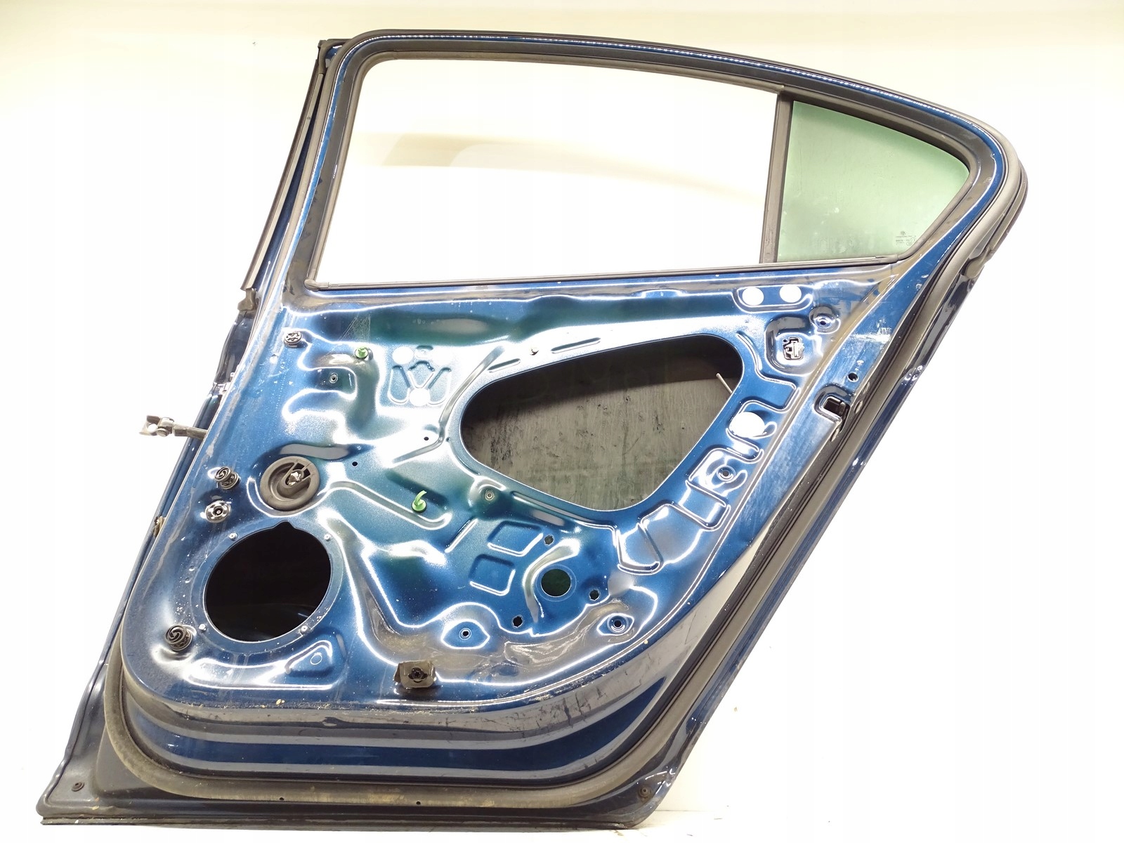 door right right rear part rear. VW PASSAT B8 sedan LP5M