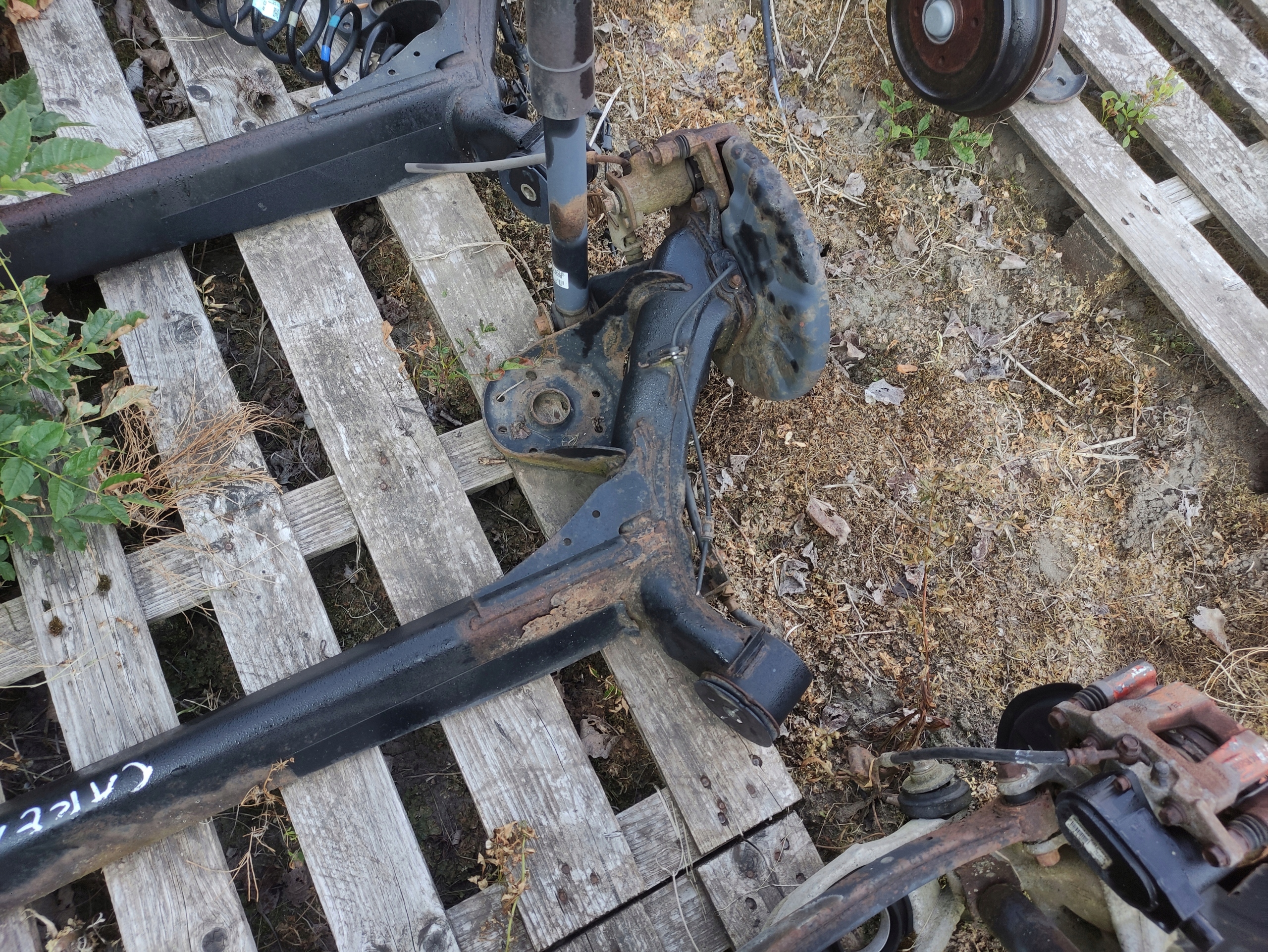 KIA CARENS IV BELKA ZAWIESZENIA TYŁ OŚ 2014 ROK Producent części Kia OE