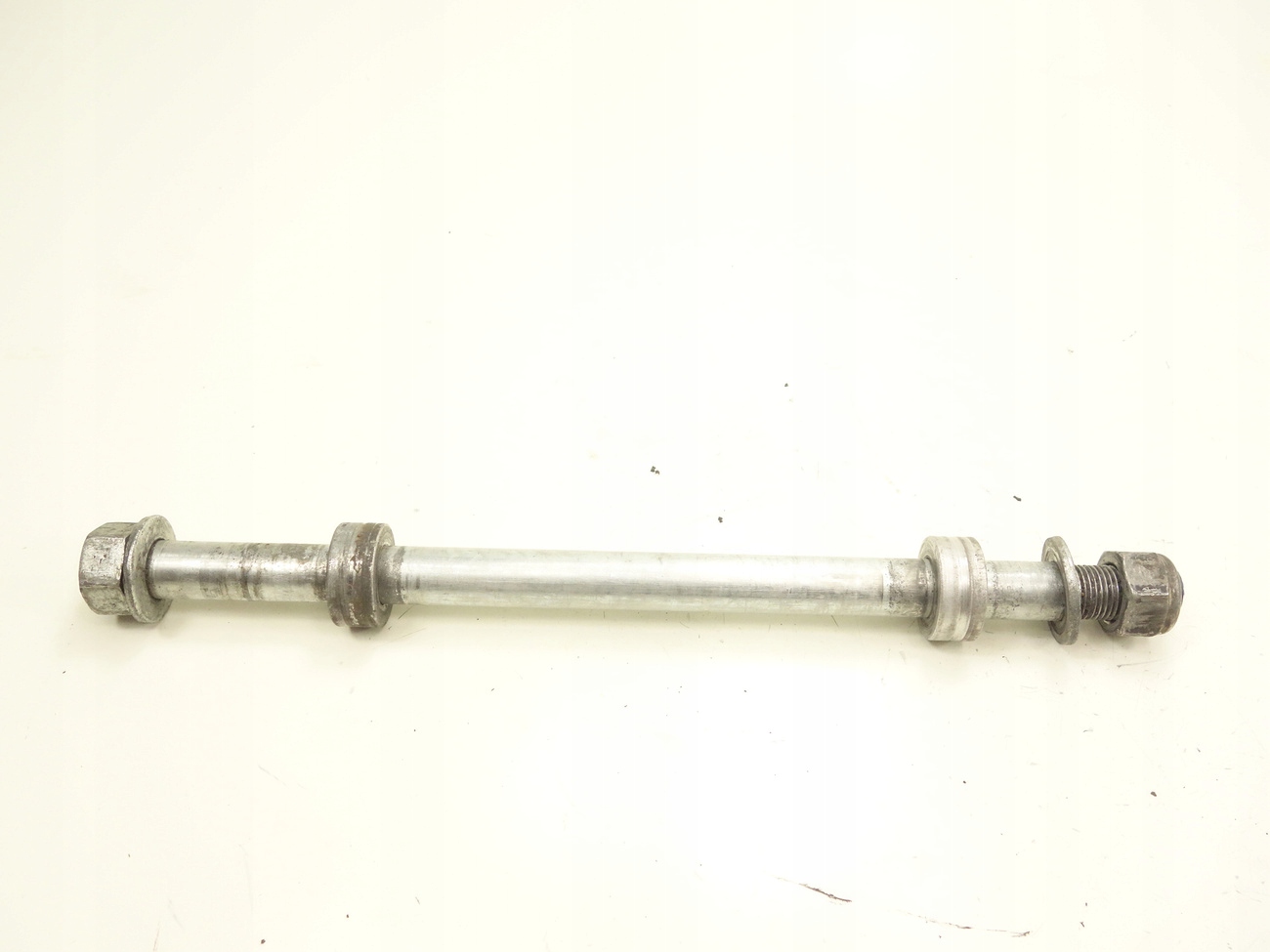 Aprilia Pegaso 125 ROTAX 123 Oś koła tył