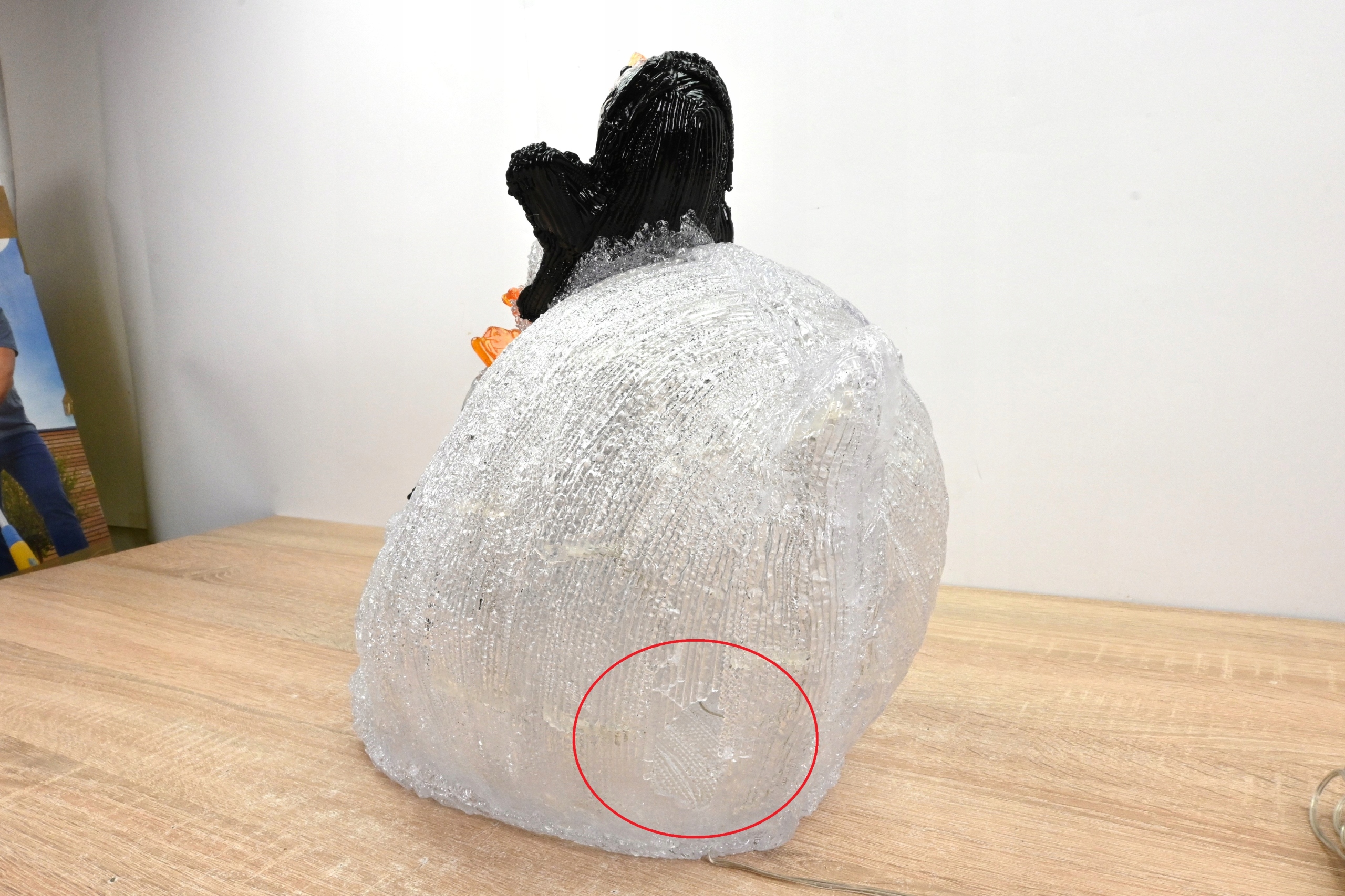 OZDOBA ŚWIĄTECZNA NIEDŹWIEDŹ Z PINGWINAMI 80 LED BOŻE NARODZENIE Marka inna