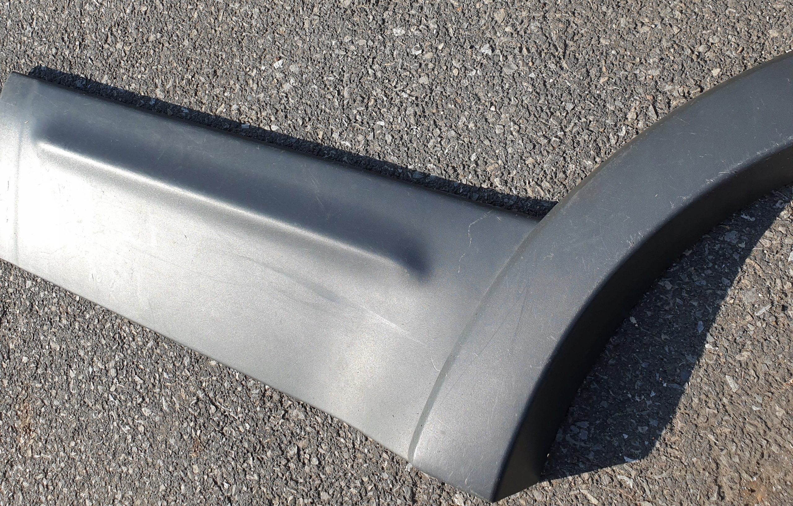 moulding door left rear part cap FORD ESCAPE and OE