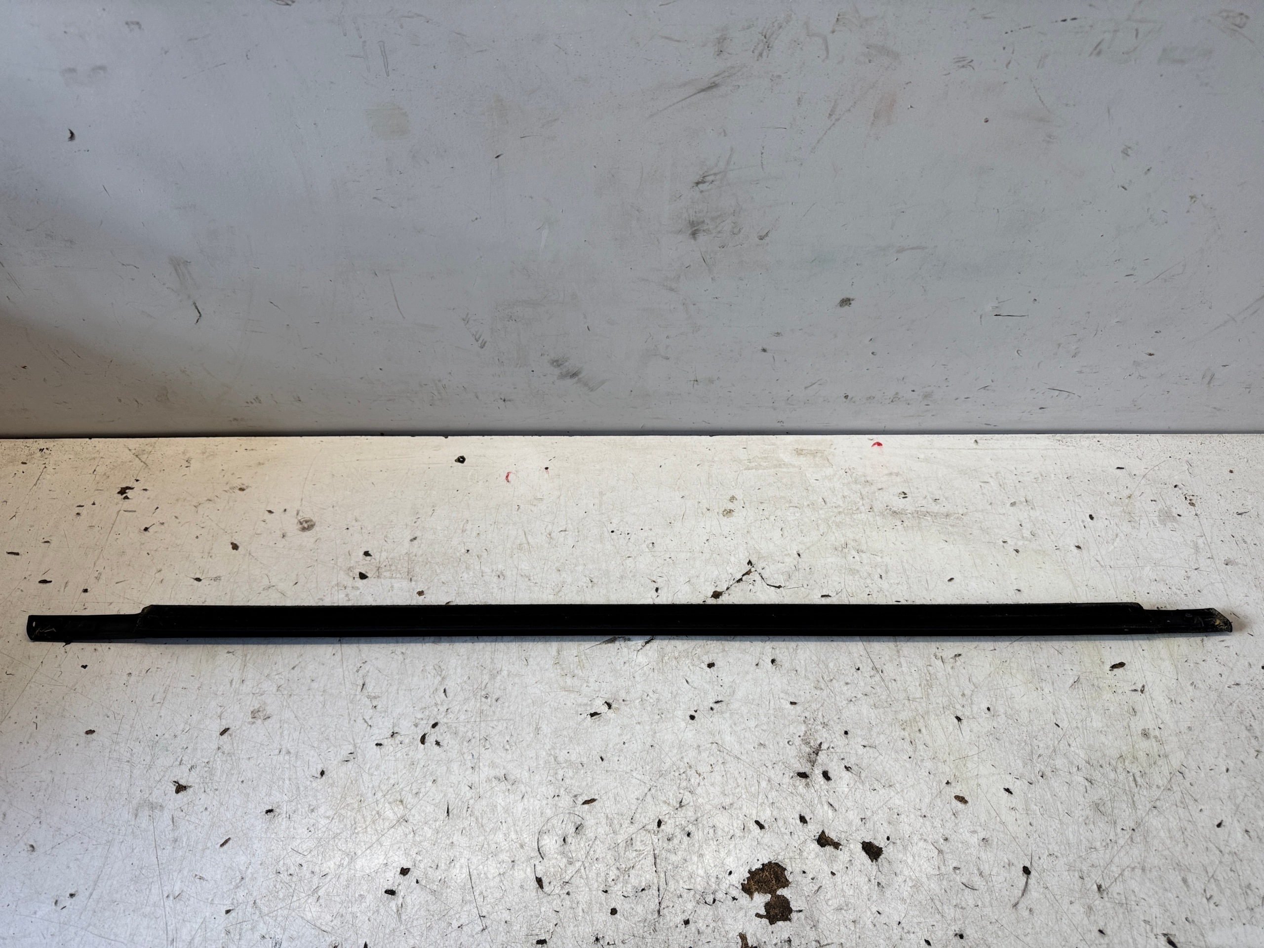 OPEL CORSA E moulding dust door left front CHROM 13431191