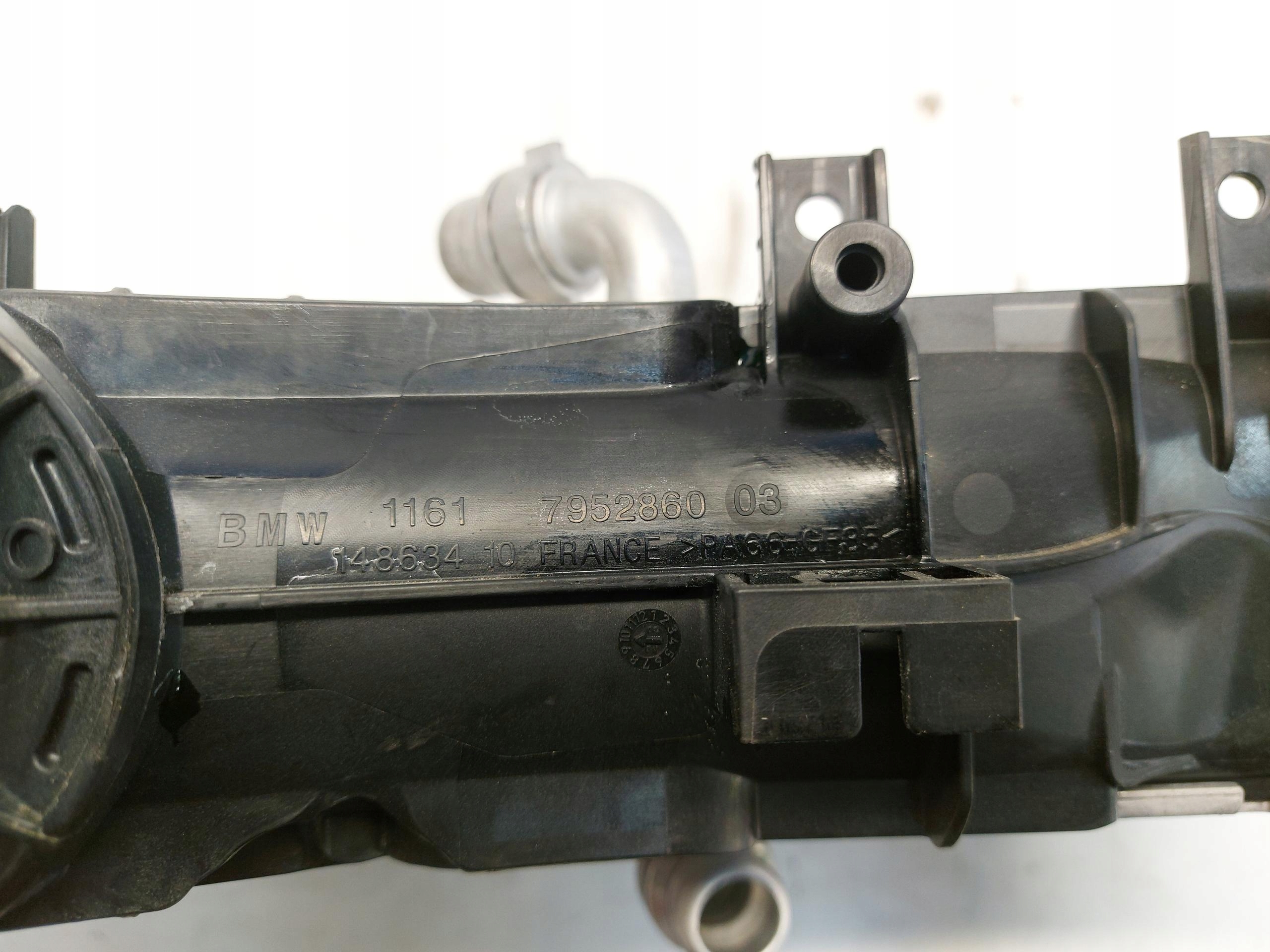 BMW 5 G60 530E x-drive intake manifold 7952860