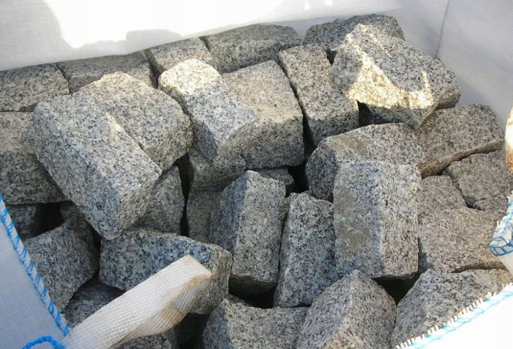 Palisada Granitowa Obrzeże Cegiełki Granitowe Kostka 8x8x16cm 1000KG Tona
