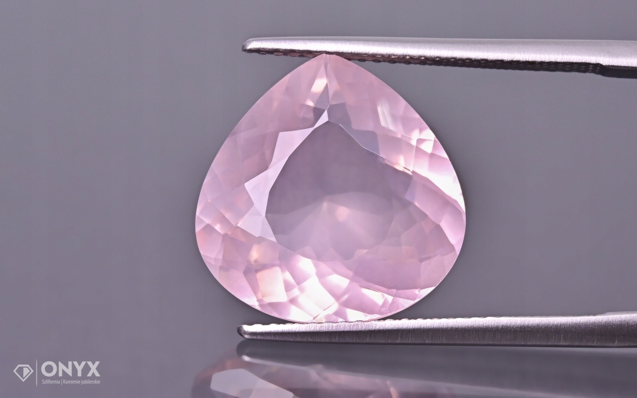 Růženín fazetovaný slza 15x15 mm