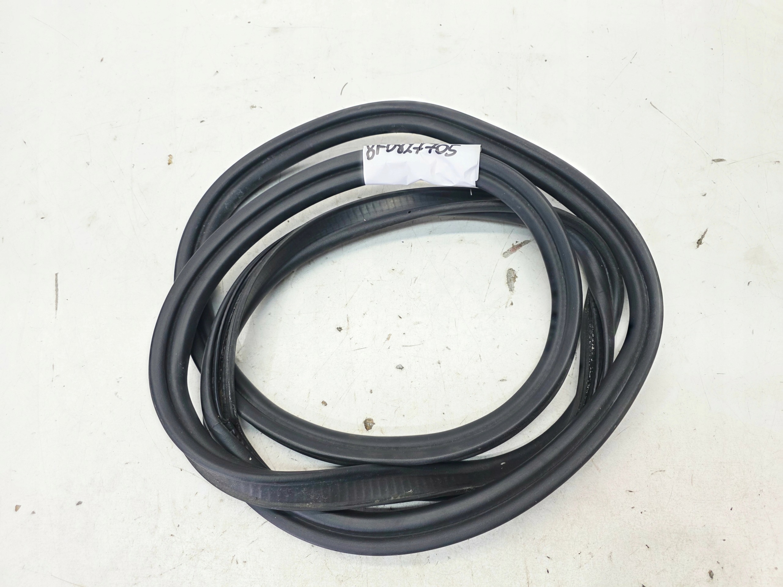 gasket bonnet boot AUDI A5 8F CABRIO 8F0827705