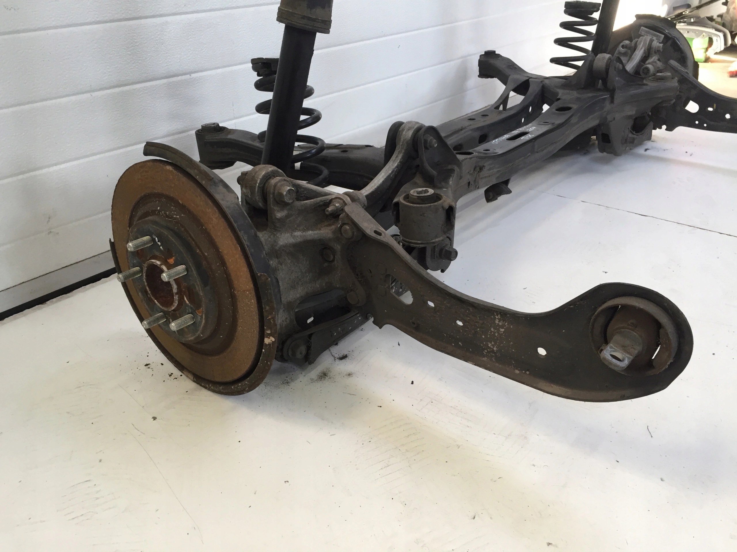 KIA OPTIMA IV 2018 SEDAN BELKA ZAWIESZENIA TYŁ Producent części Kia OE