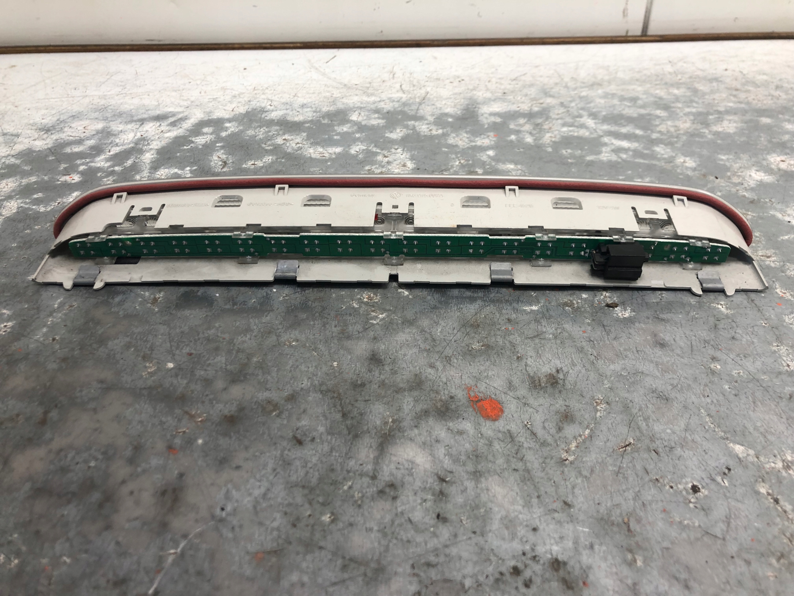 TRZECIE light STOP VW GOLF VI 1K6945097A