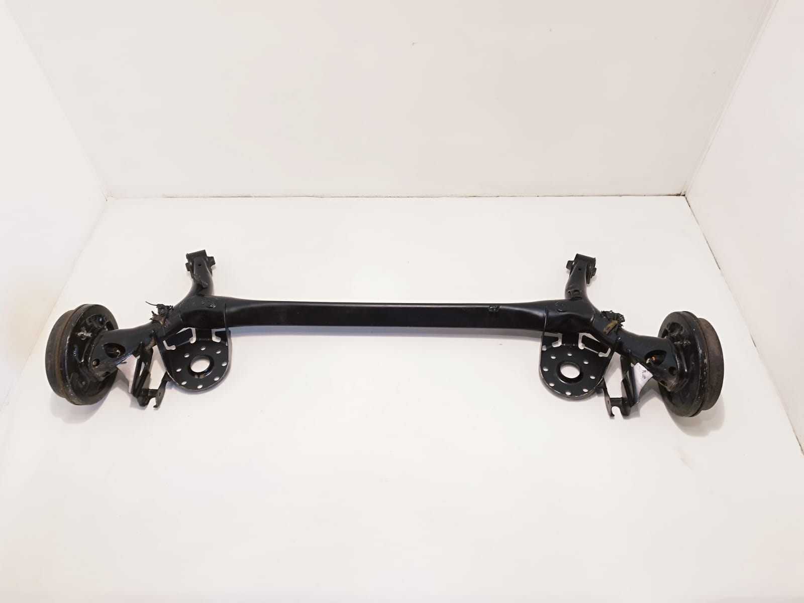 БАЛКА ХОДОВОЇ ЧАСТИНИ ЗАД. TOYOTA YARIS II 05-12