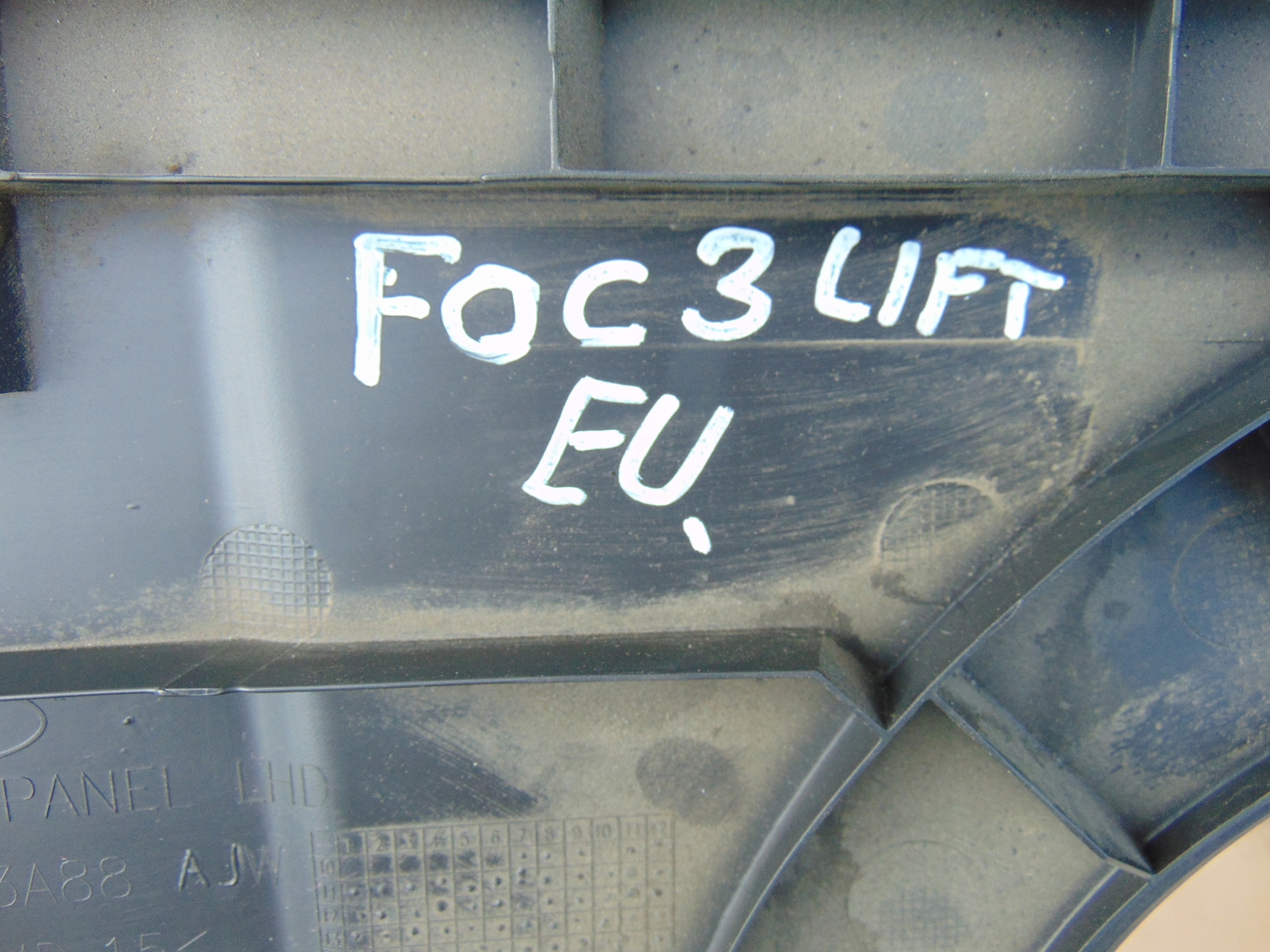 бардачок под FORD Focus MK3 европа