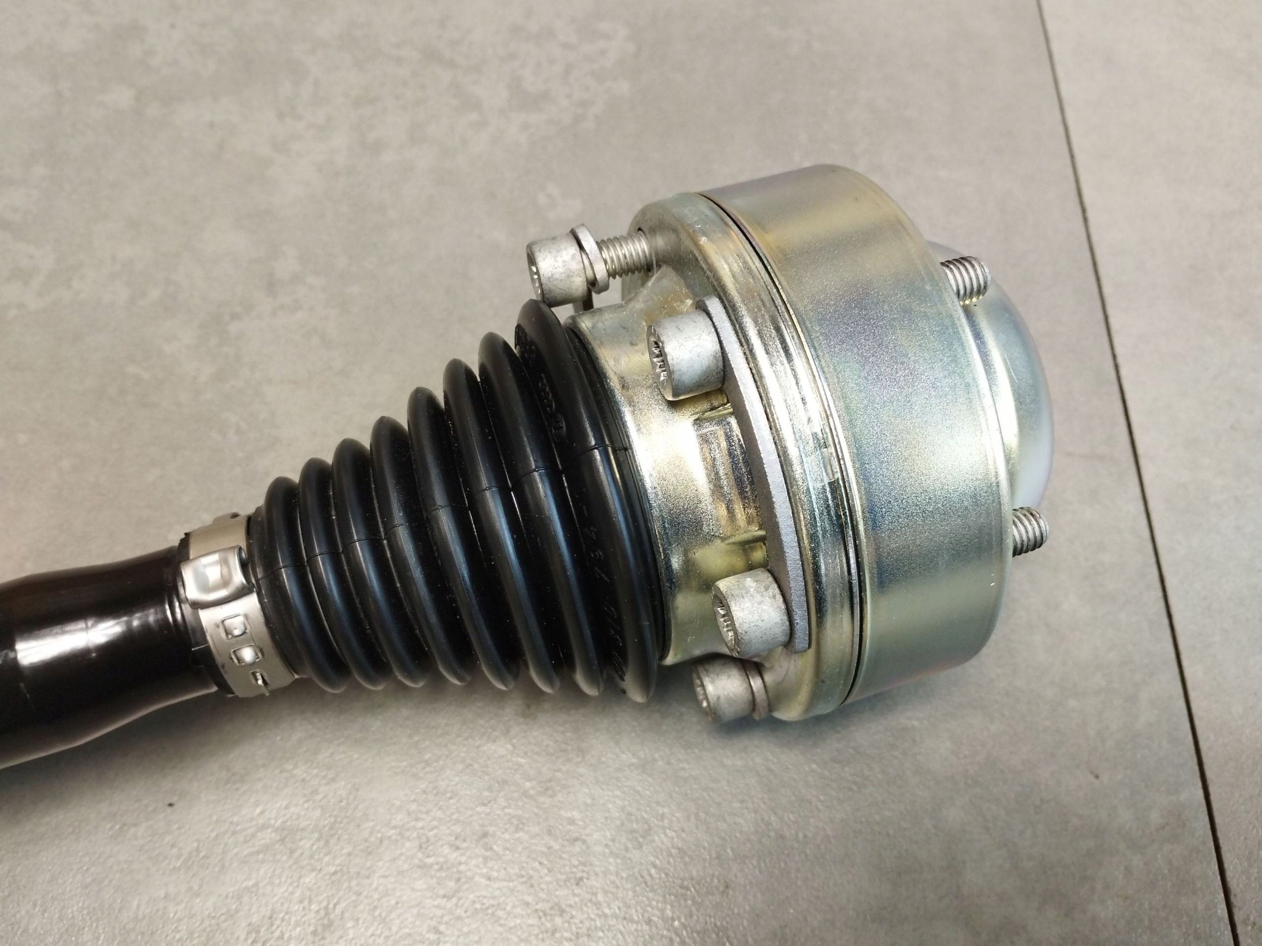 Audi A5 B10 semi-axis right rear part 8B3501204