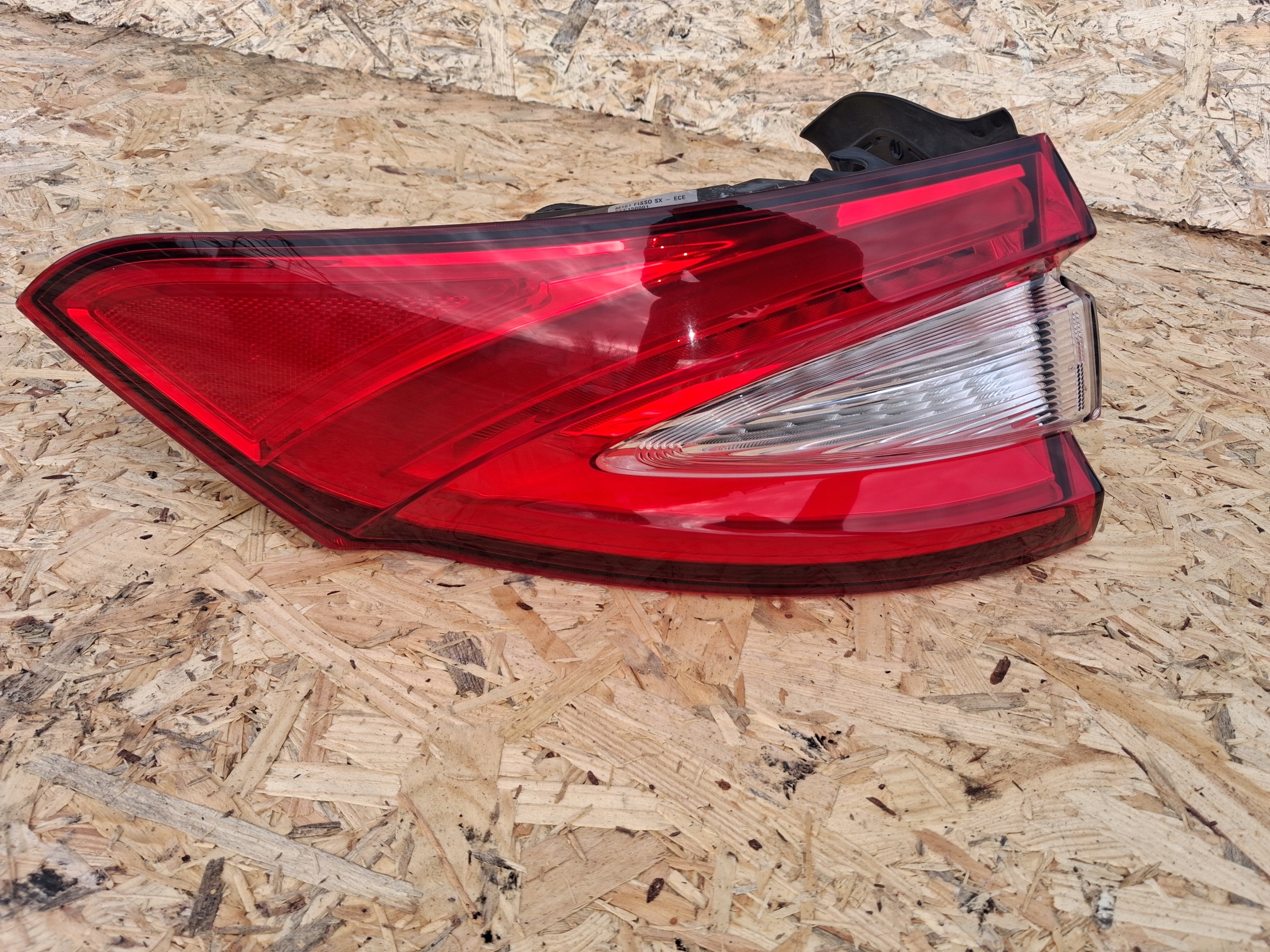 light left rear left rear part MASERATI LEVANTE 16R 20670101